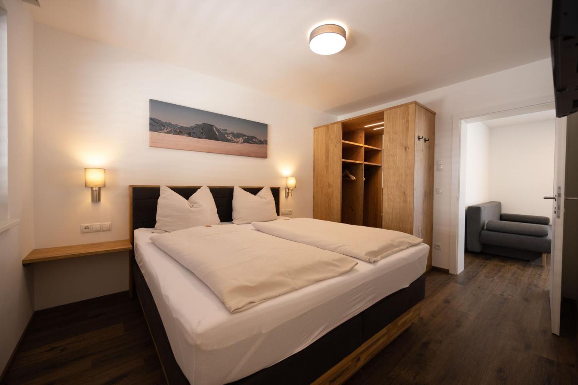One-Bedroom Apartment - Photo 6
