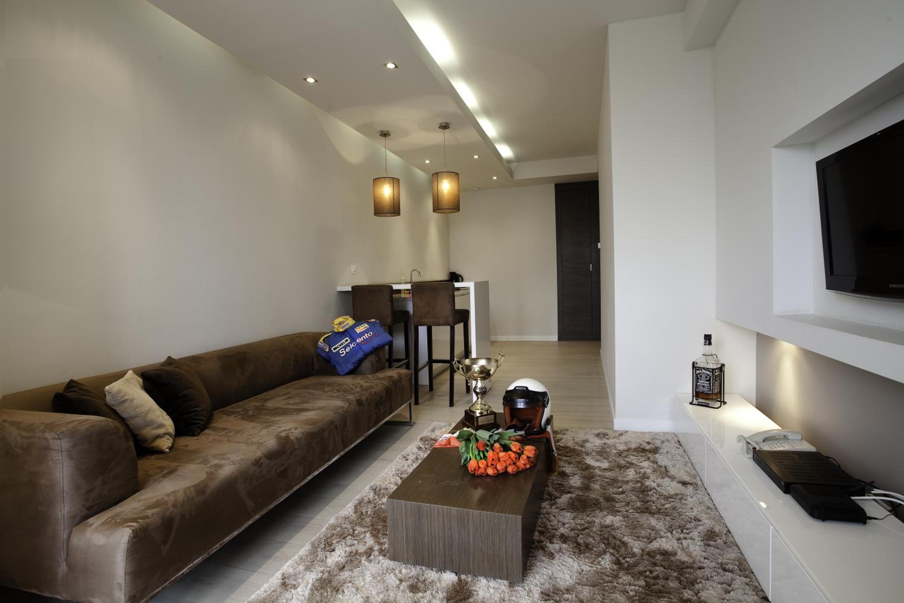 One-Bedroom Apartment - Photo 1