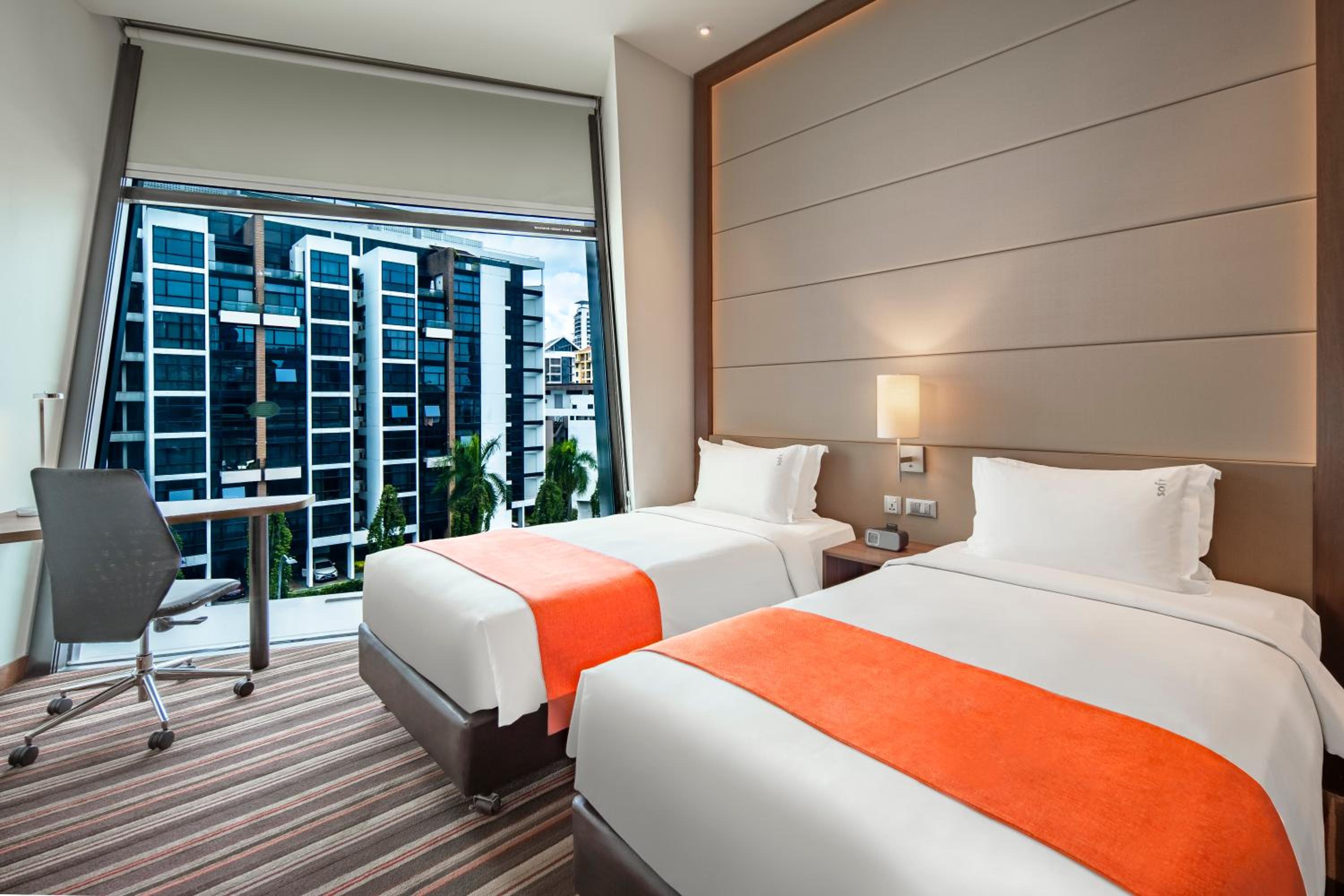 Standard Twin Room with Free Breakfast - Top Floor thumbnail 5