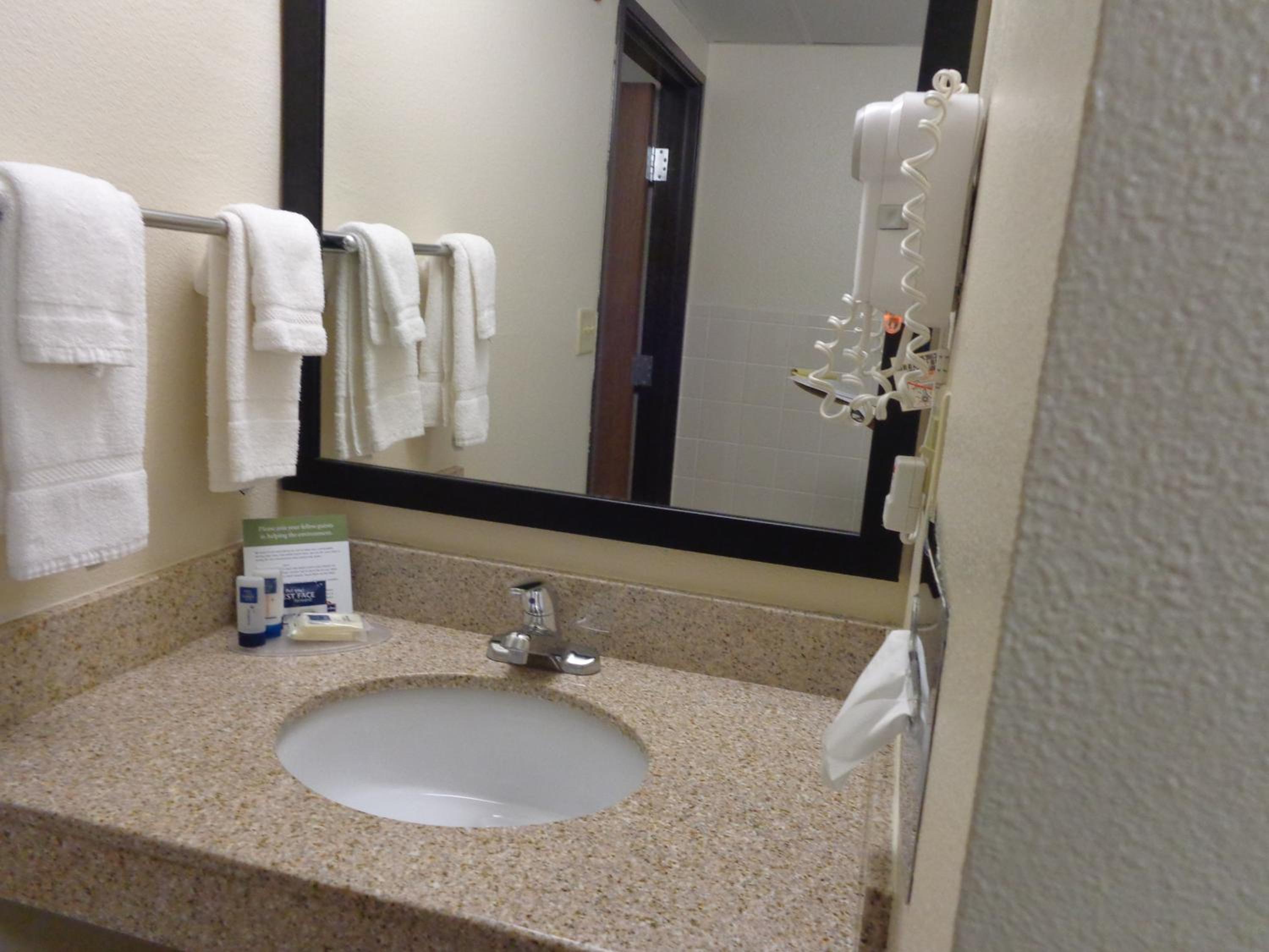 King Room - Non-Smoking - Photo 2