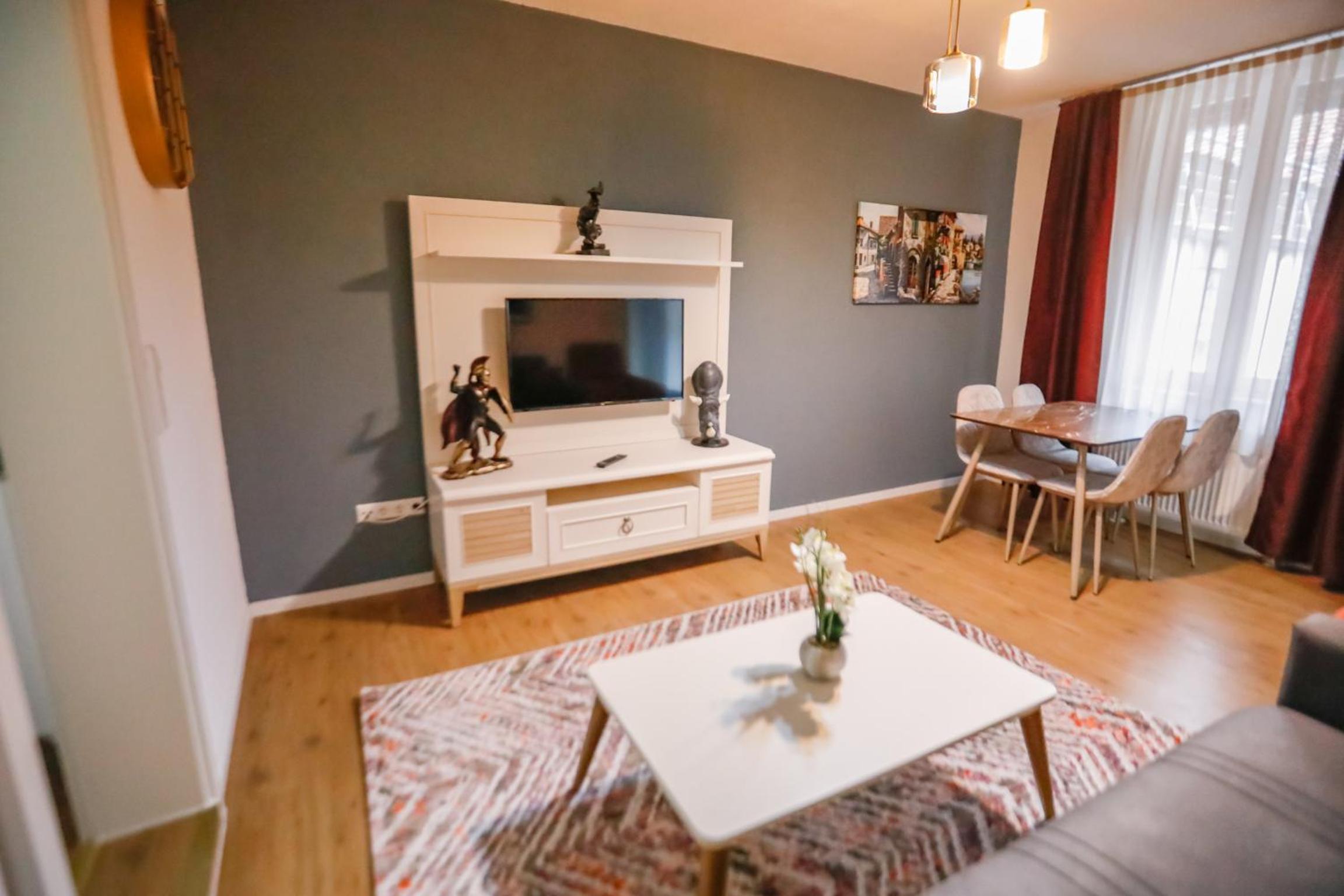 Apartment photo 1