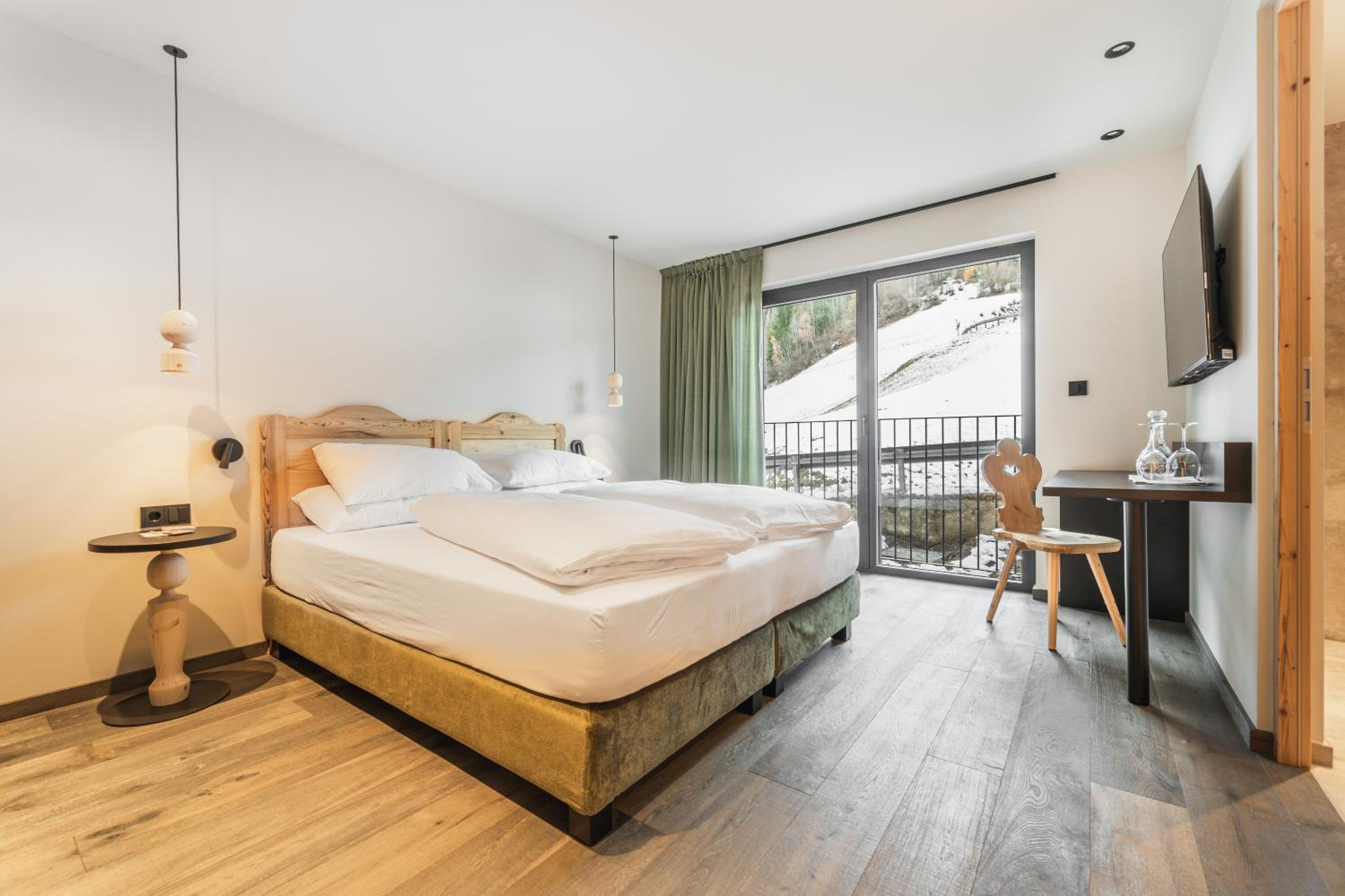 Economy Double Room with Street View photo 3