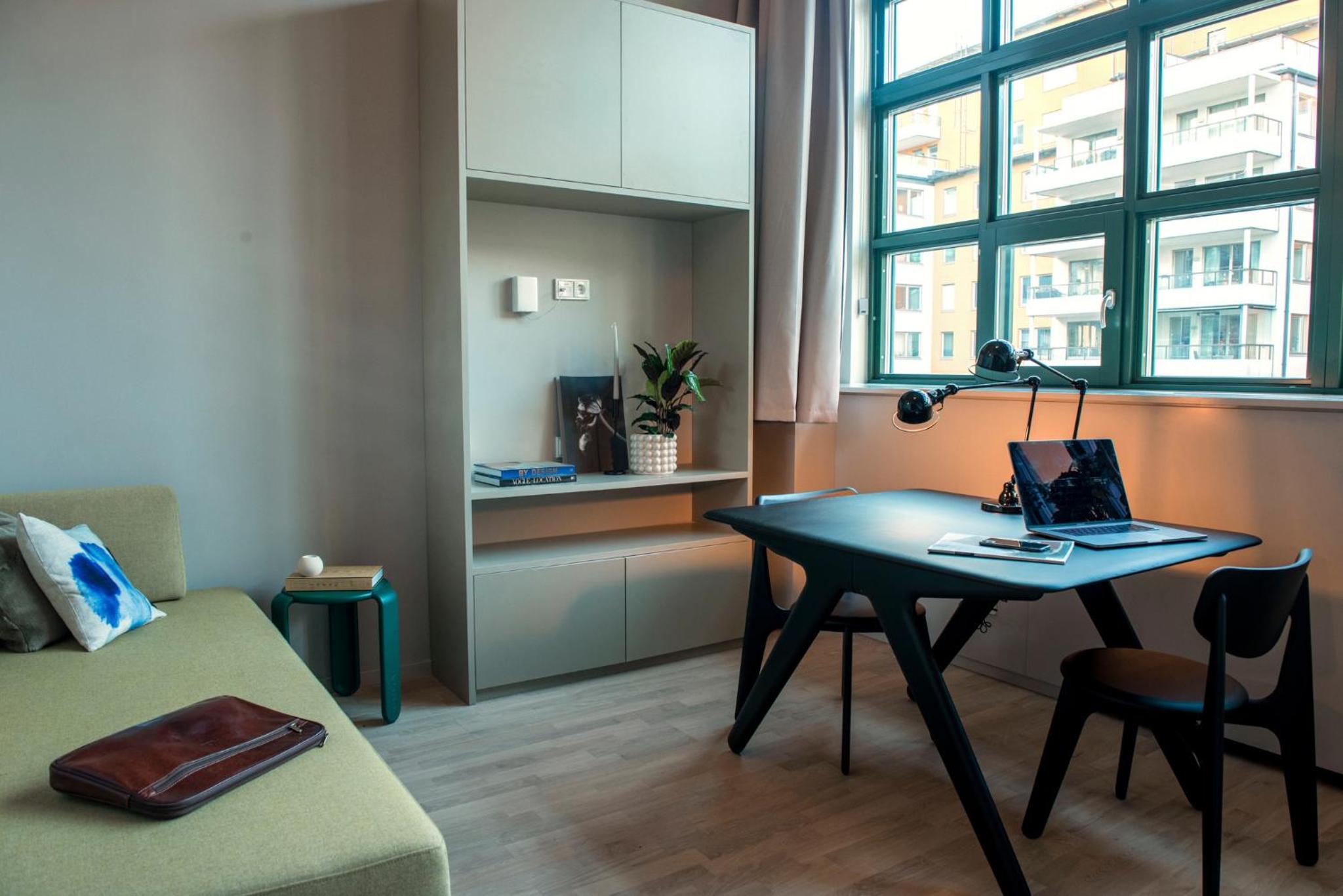 Executive Loft Apartment - Photo 5