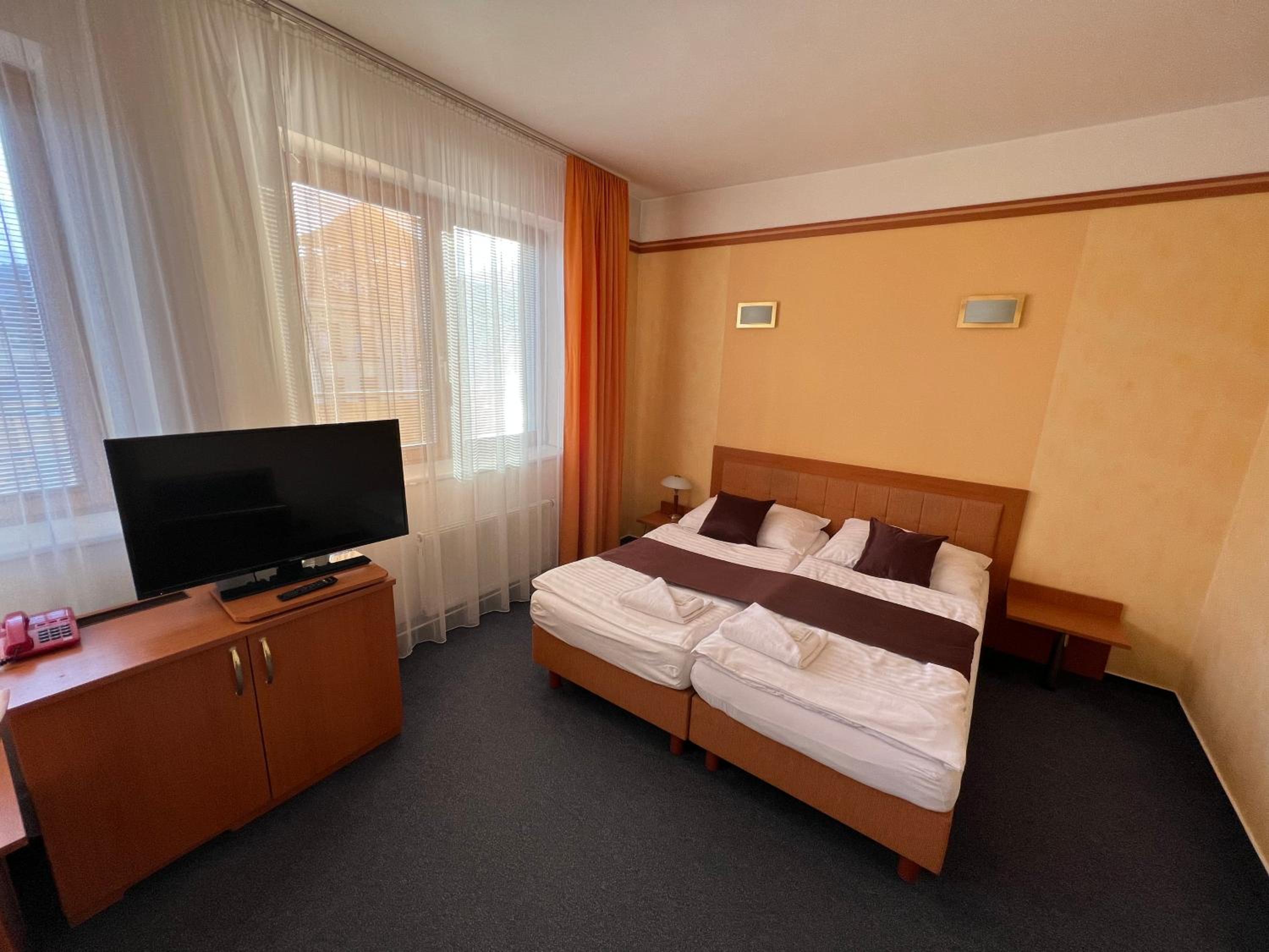 Deluxe Triple Room photo 2