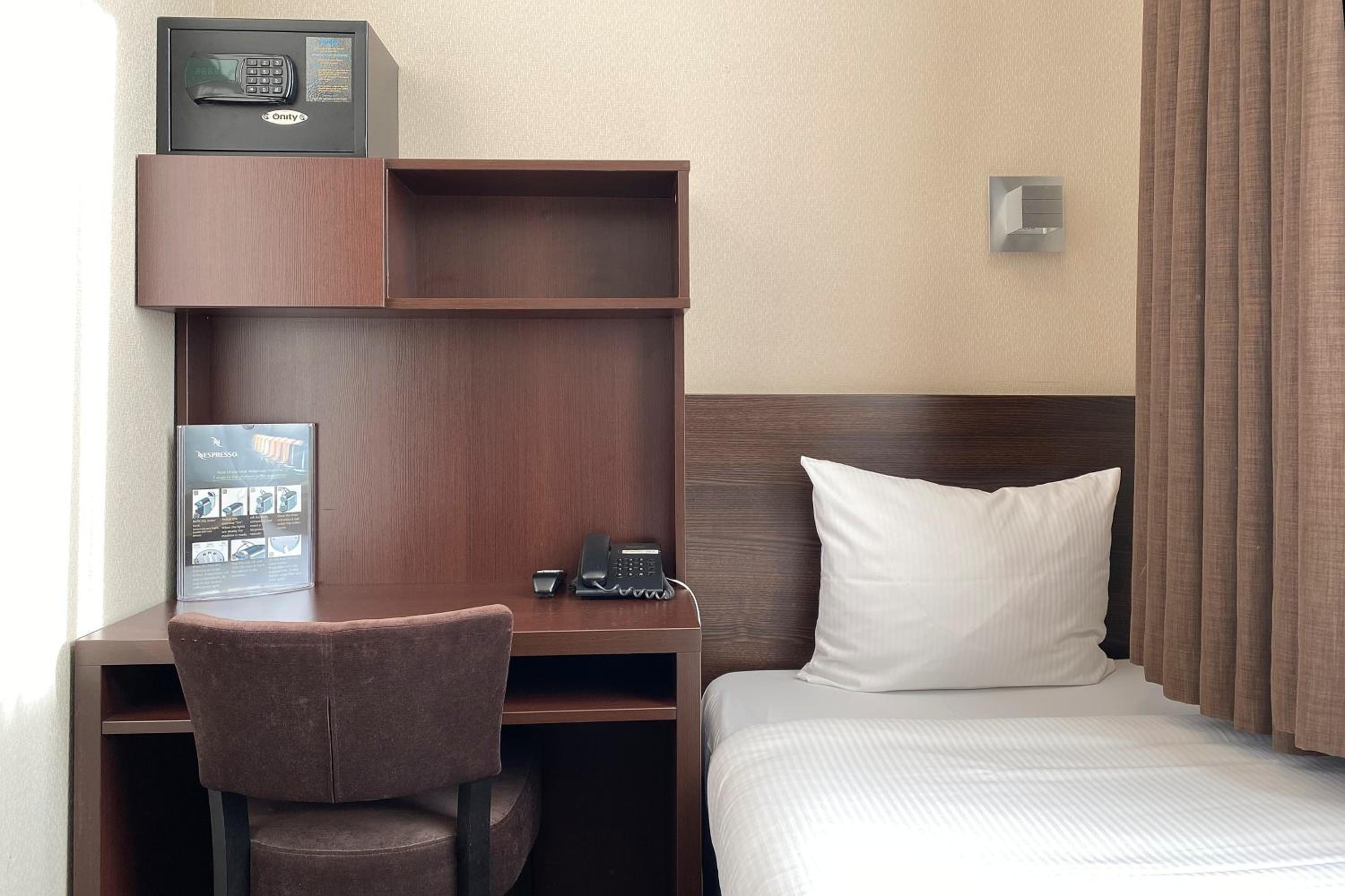 Small Single Room photo 2