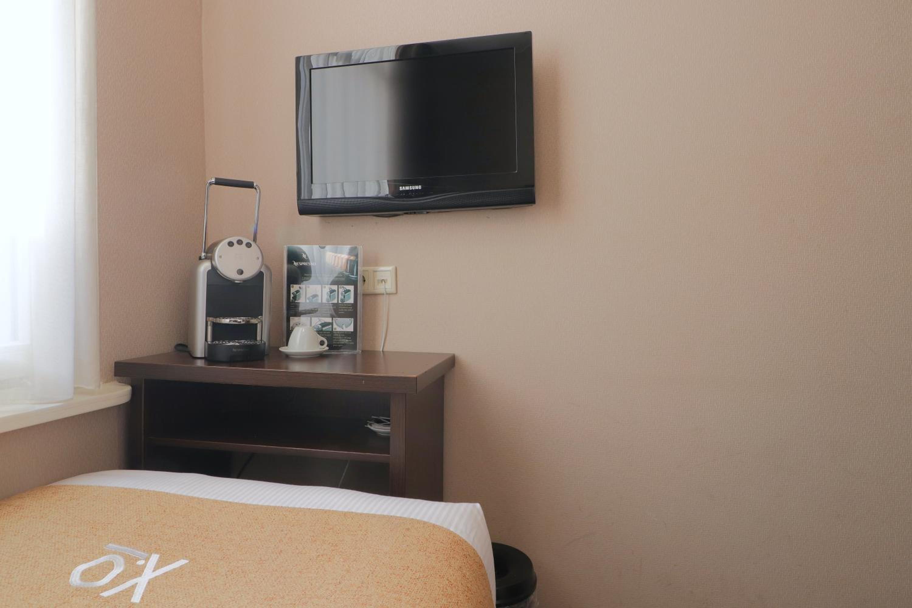 Small Single Room photo 3