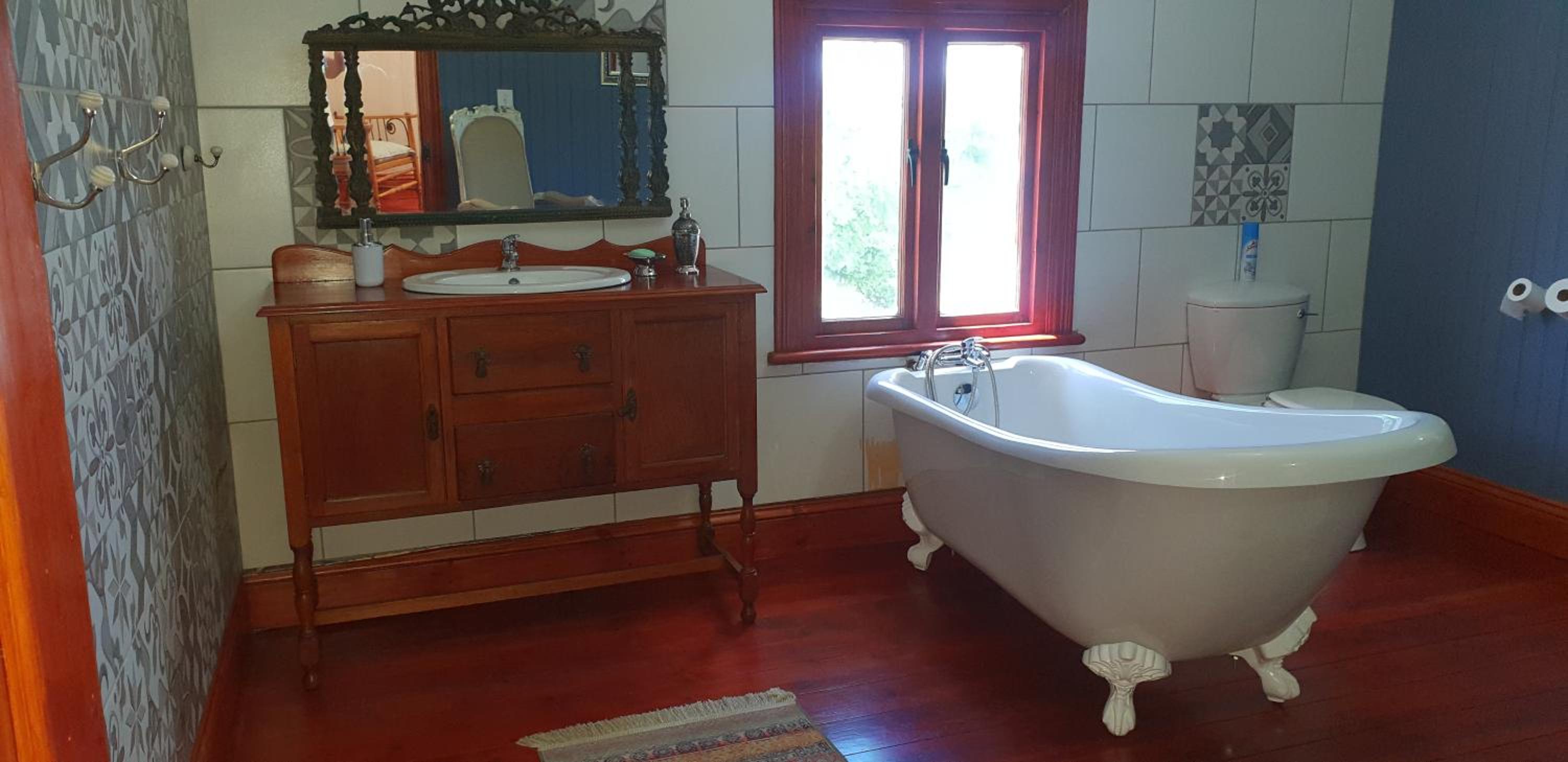 Suite with Balcony - Photo 16