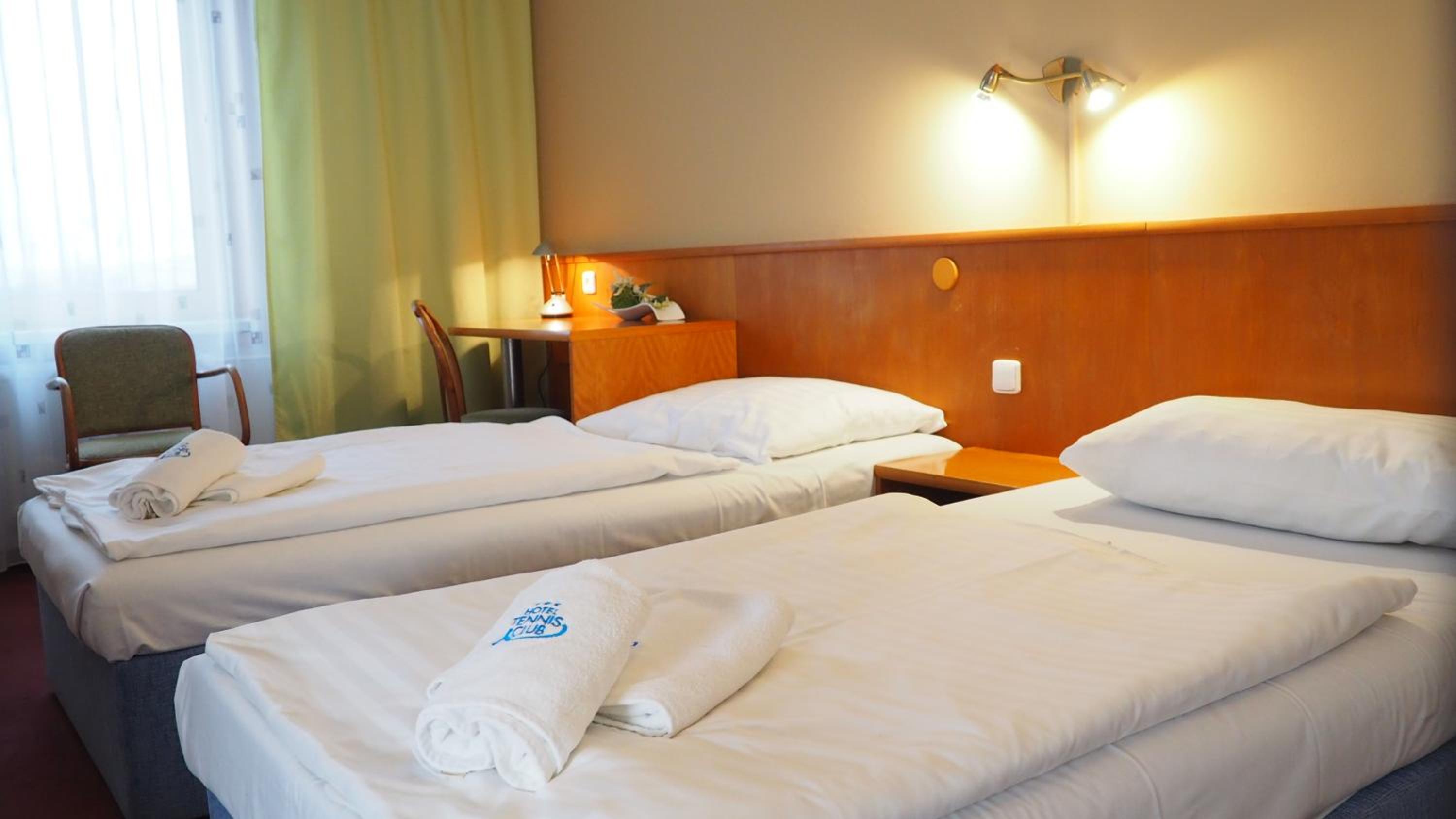 Economy Twin Room photo 3