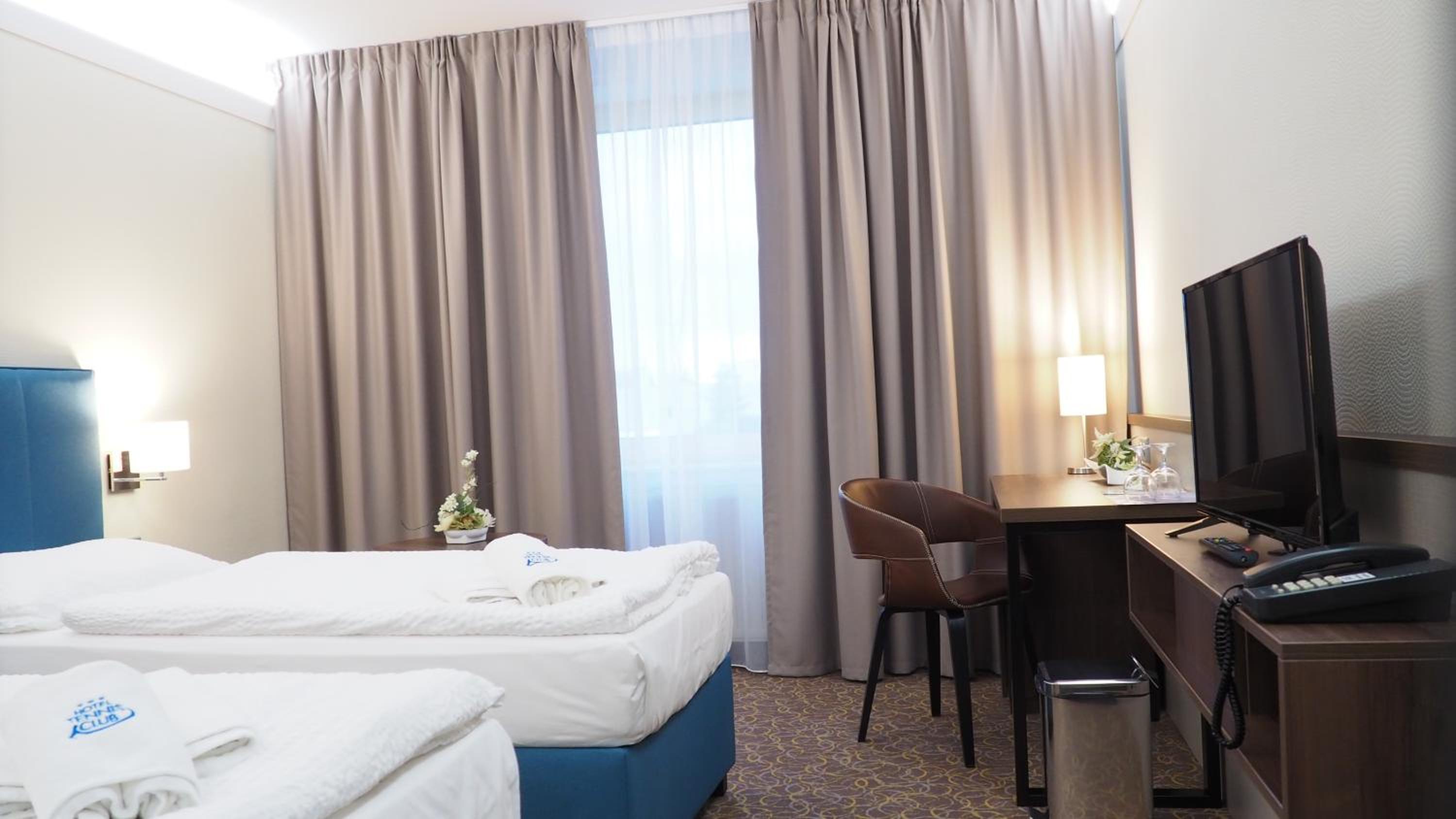 Superior Double or Twin Room - Photo 17