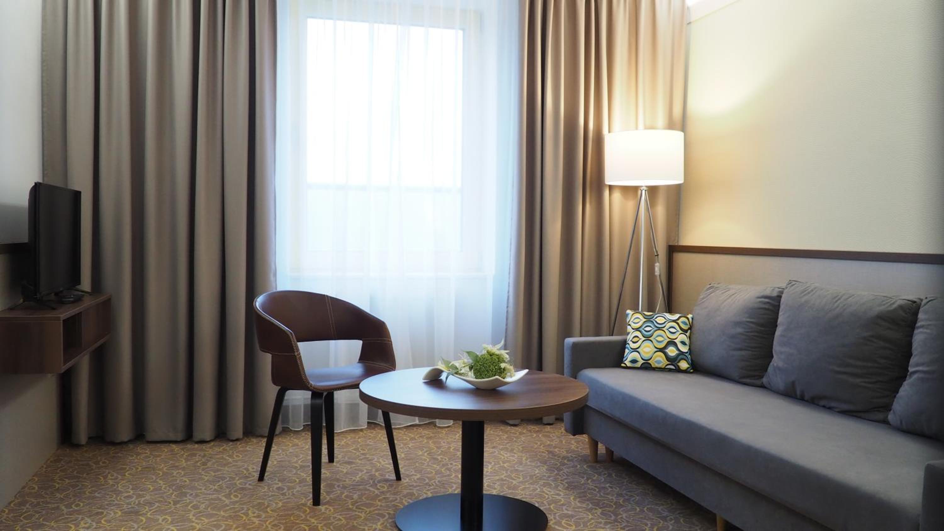 Superior Suite - Photo 14
