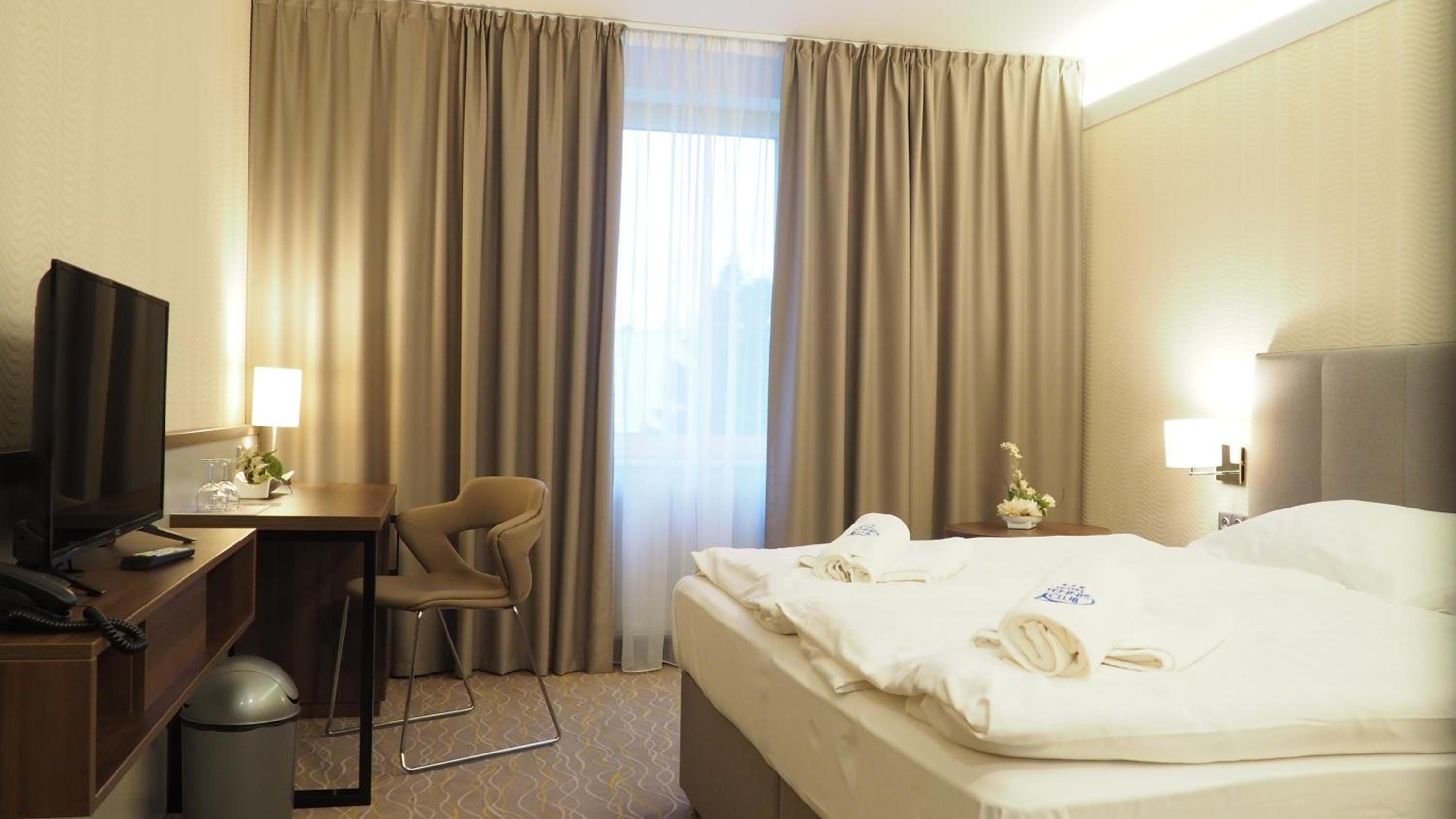Superior Double or Twin Room - Photo 4