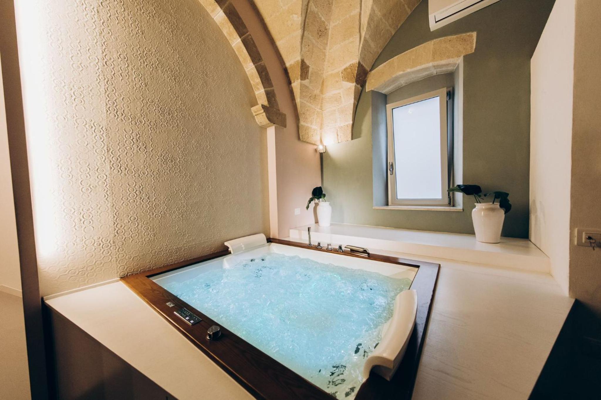 King Room with Spa Bath - Photo 4