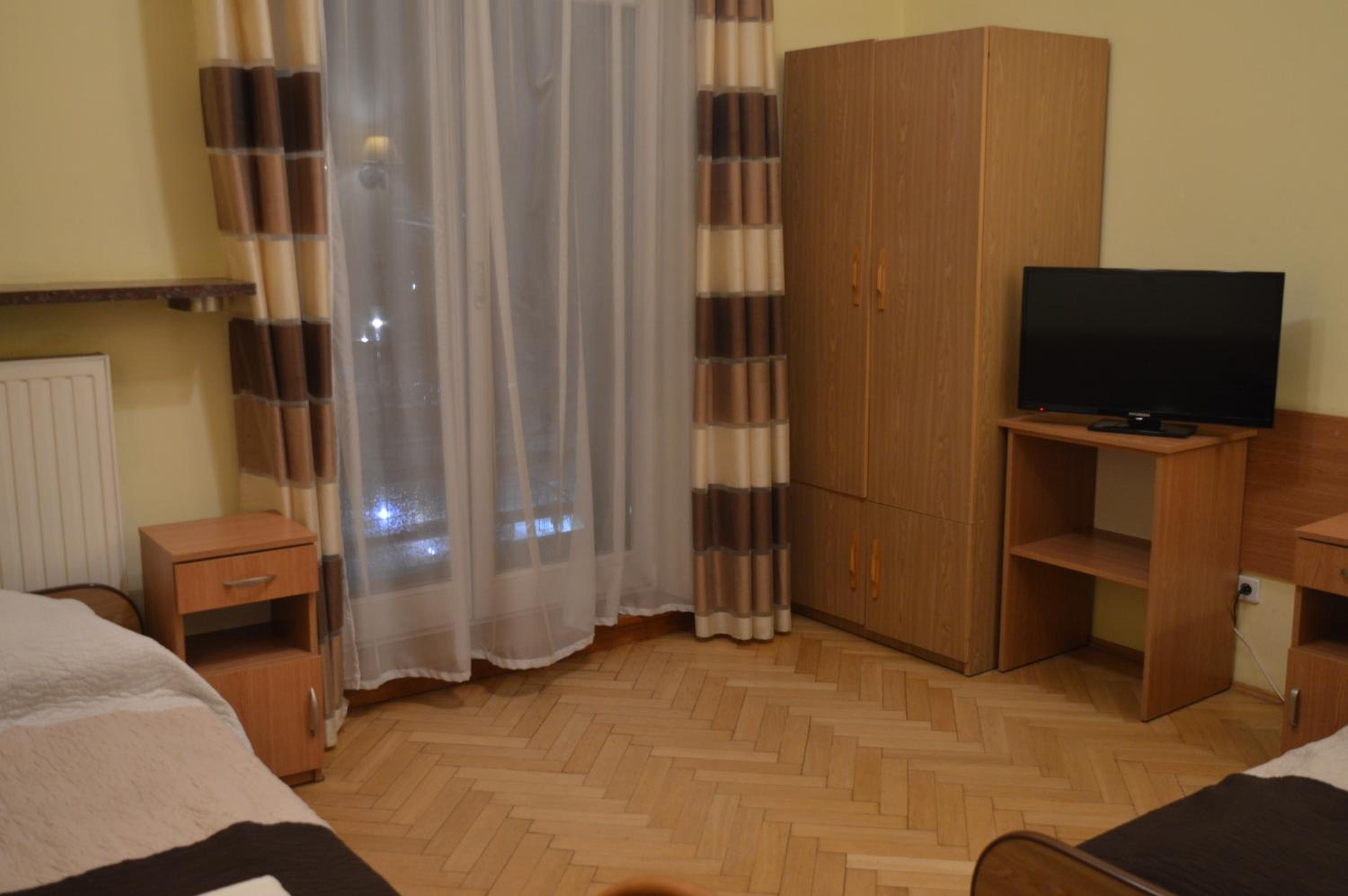 Economy Twin Room photo 1