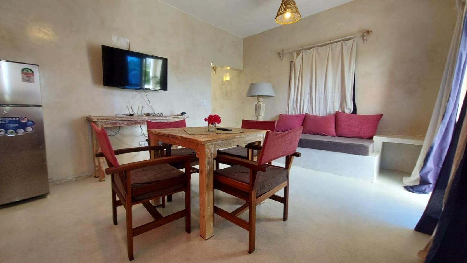 Two-Bedroom Cottage - Photo 4