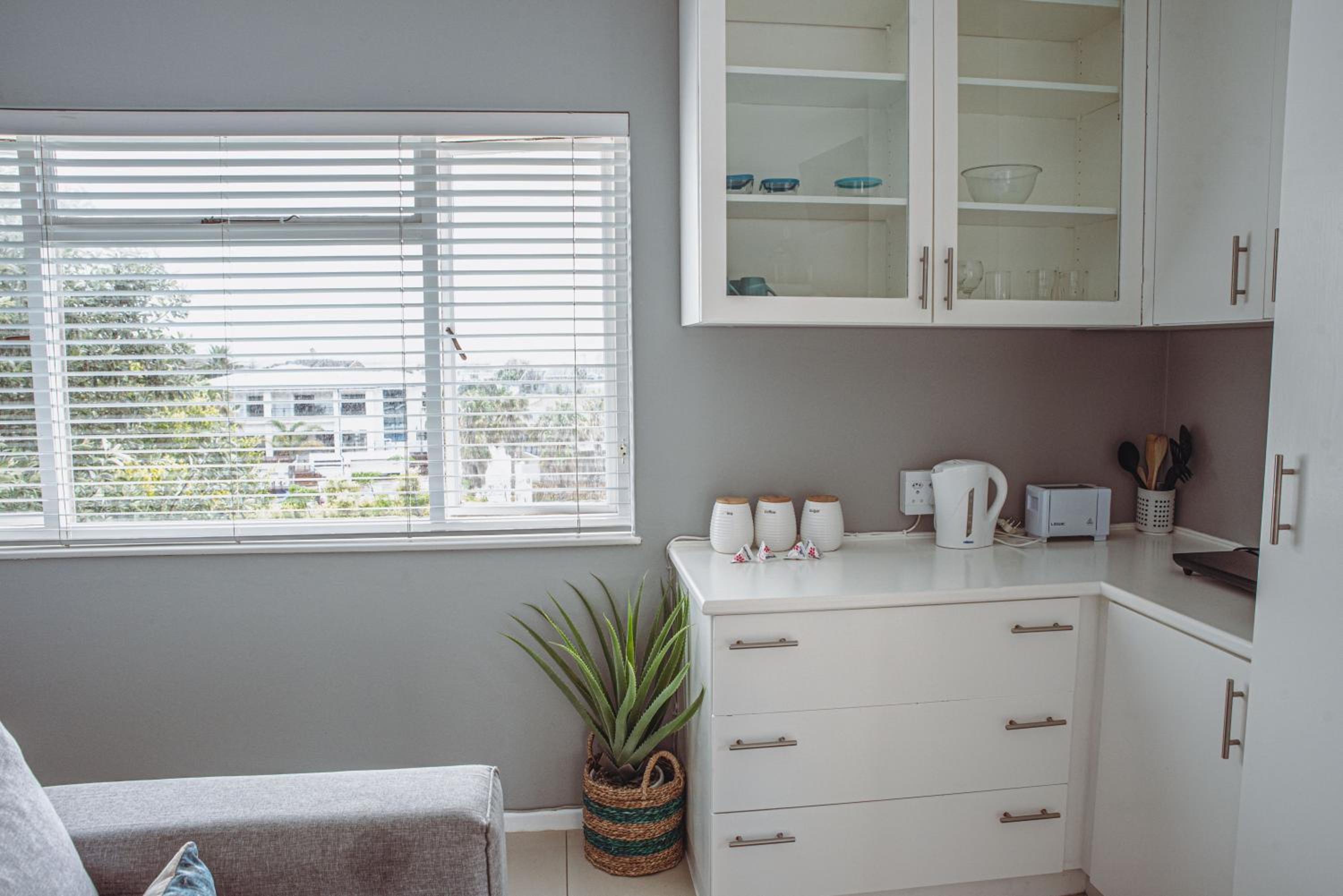King Room with Sea View - Photo 11