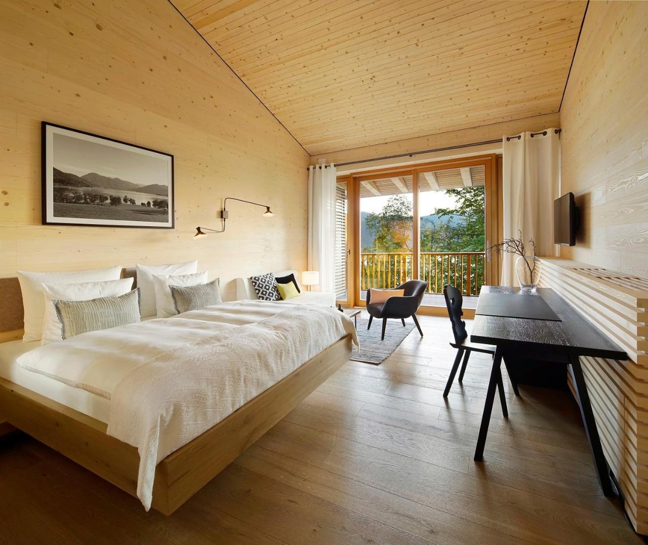 Doppelzimmer mit Seeblick – Gebäude AlpenChalet