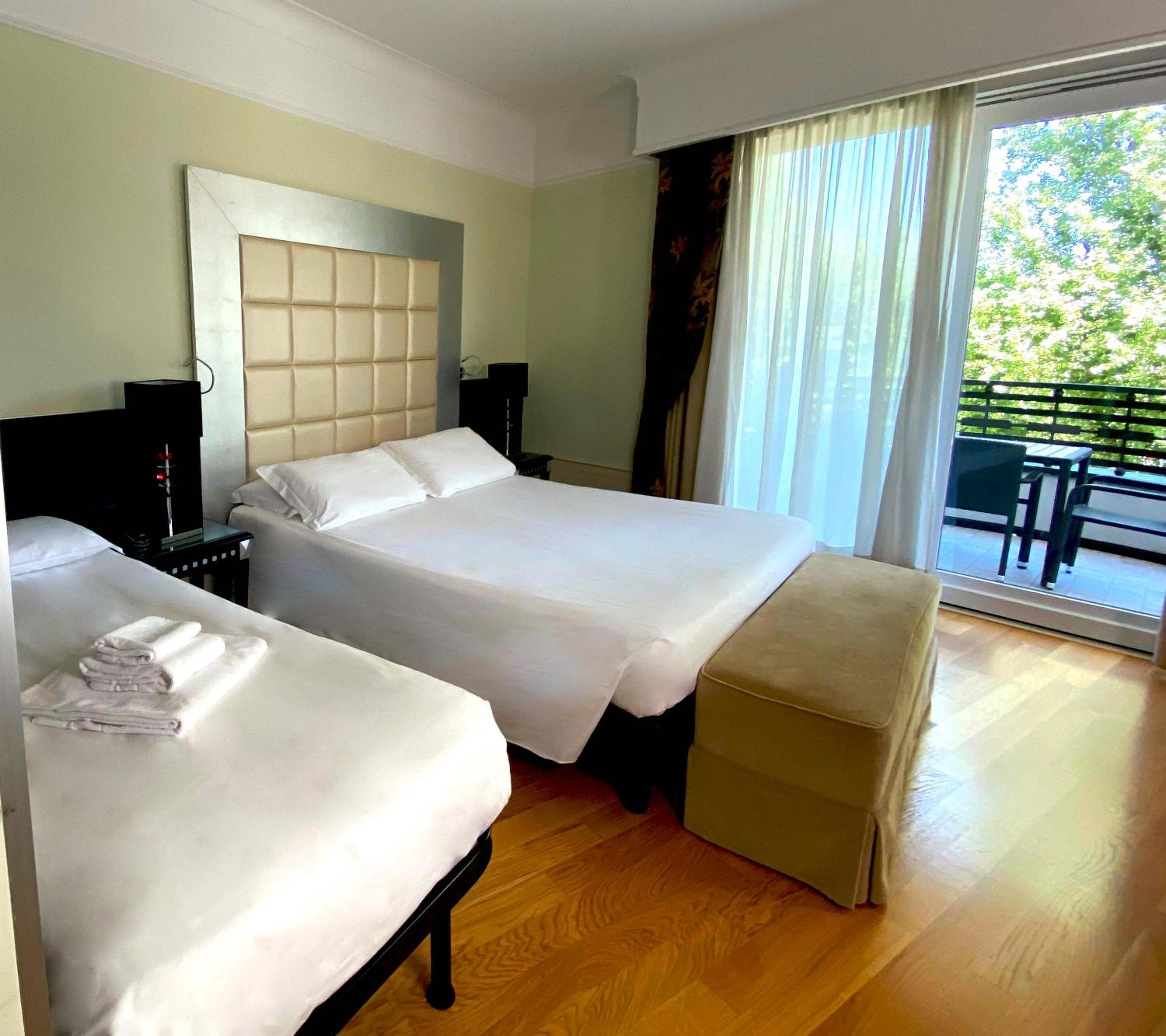 Deluxe Triple Room - Photo 4