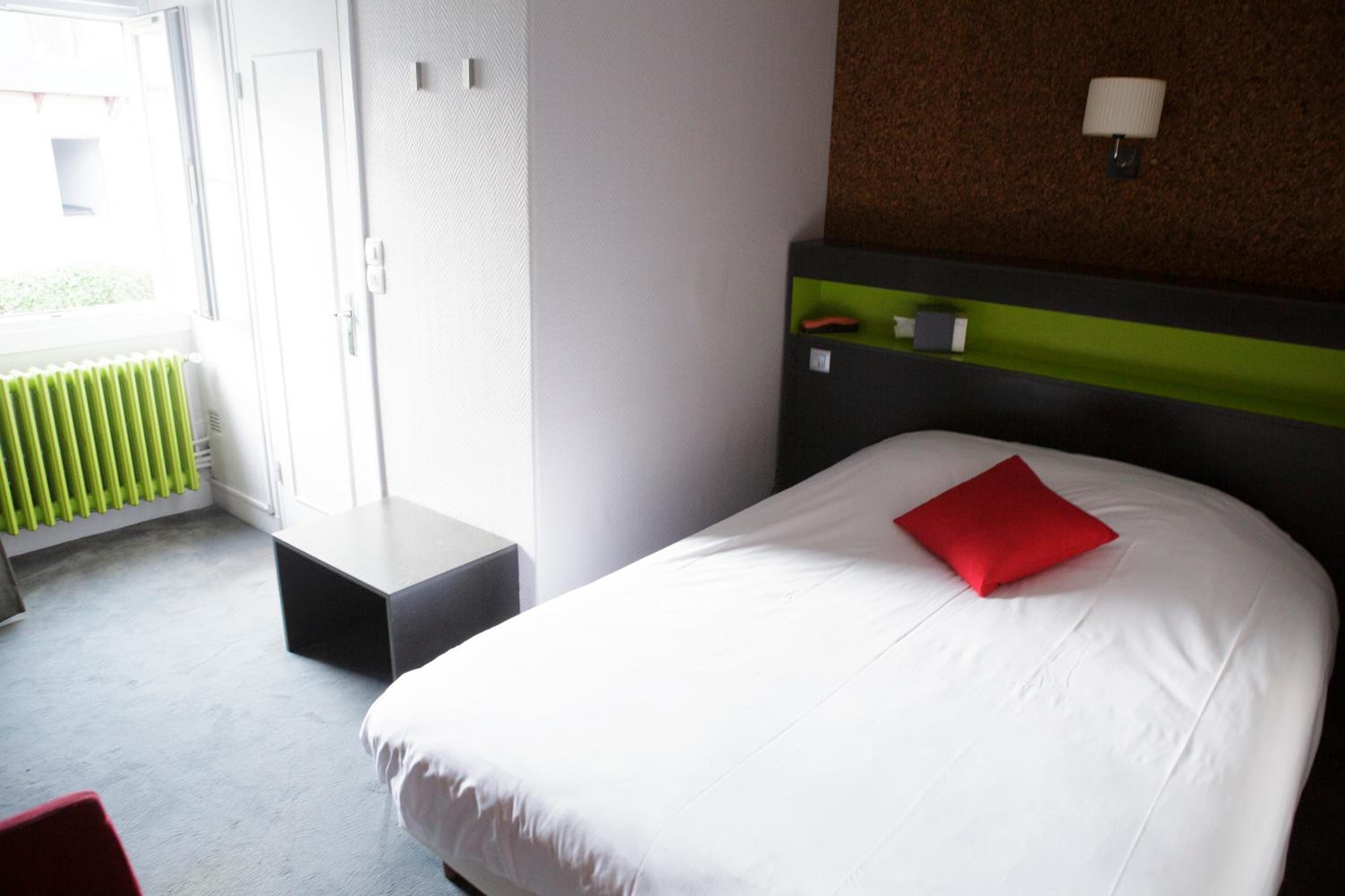 Double Room thumbnail 6