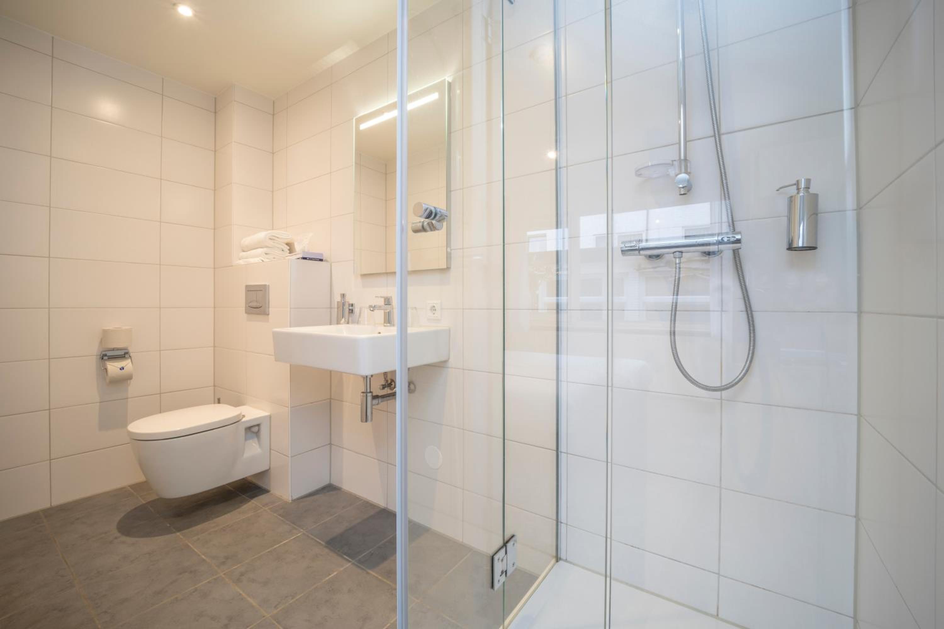 Comfort Double Room with Shower - Photo 4