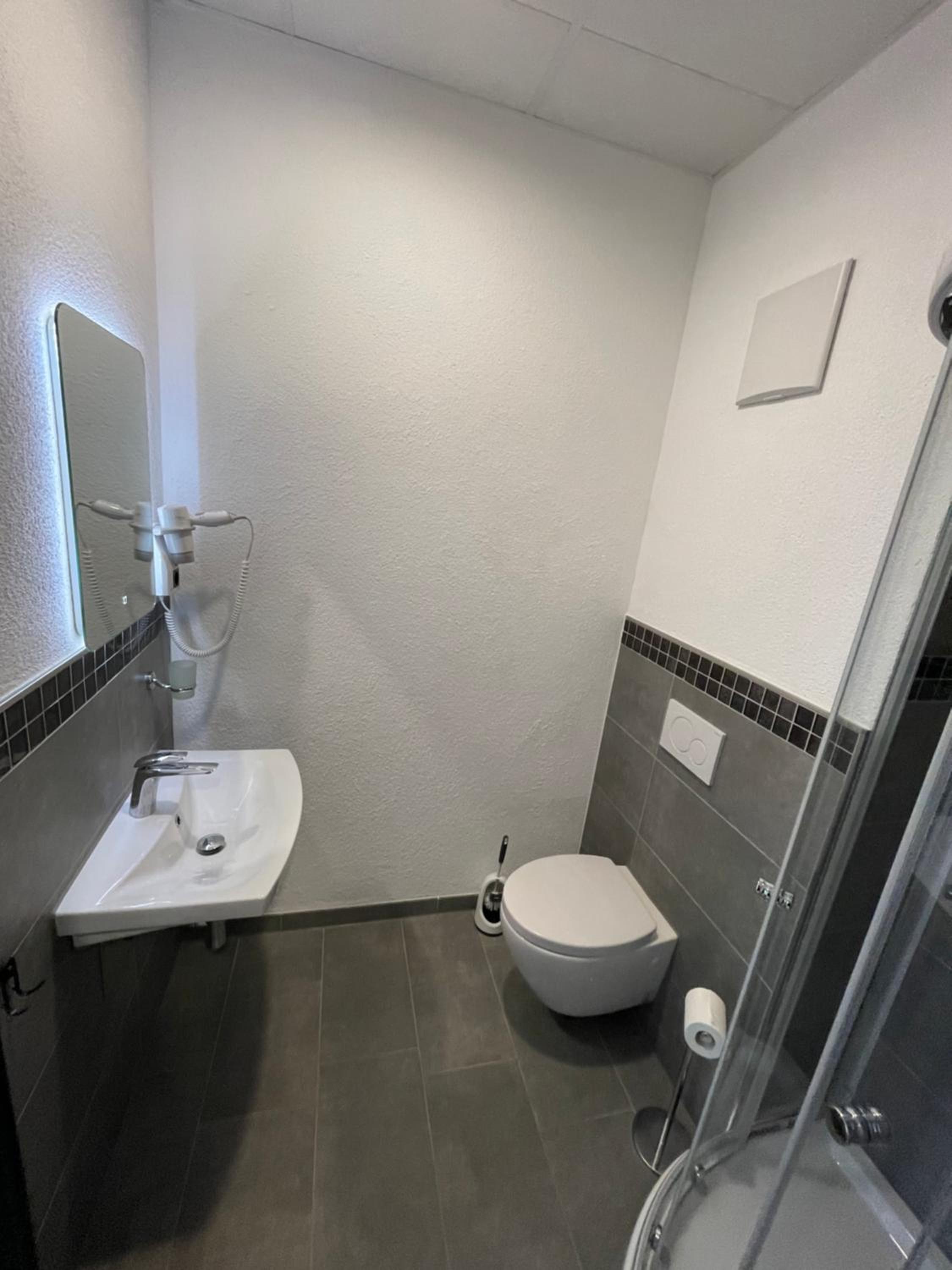 Double Room - Photo 7