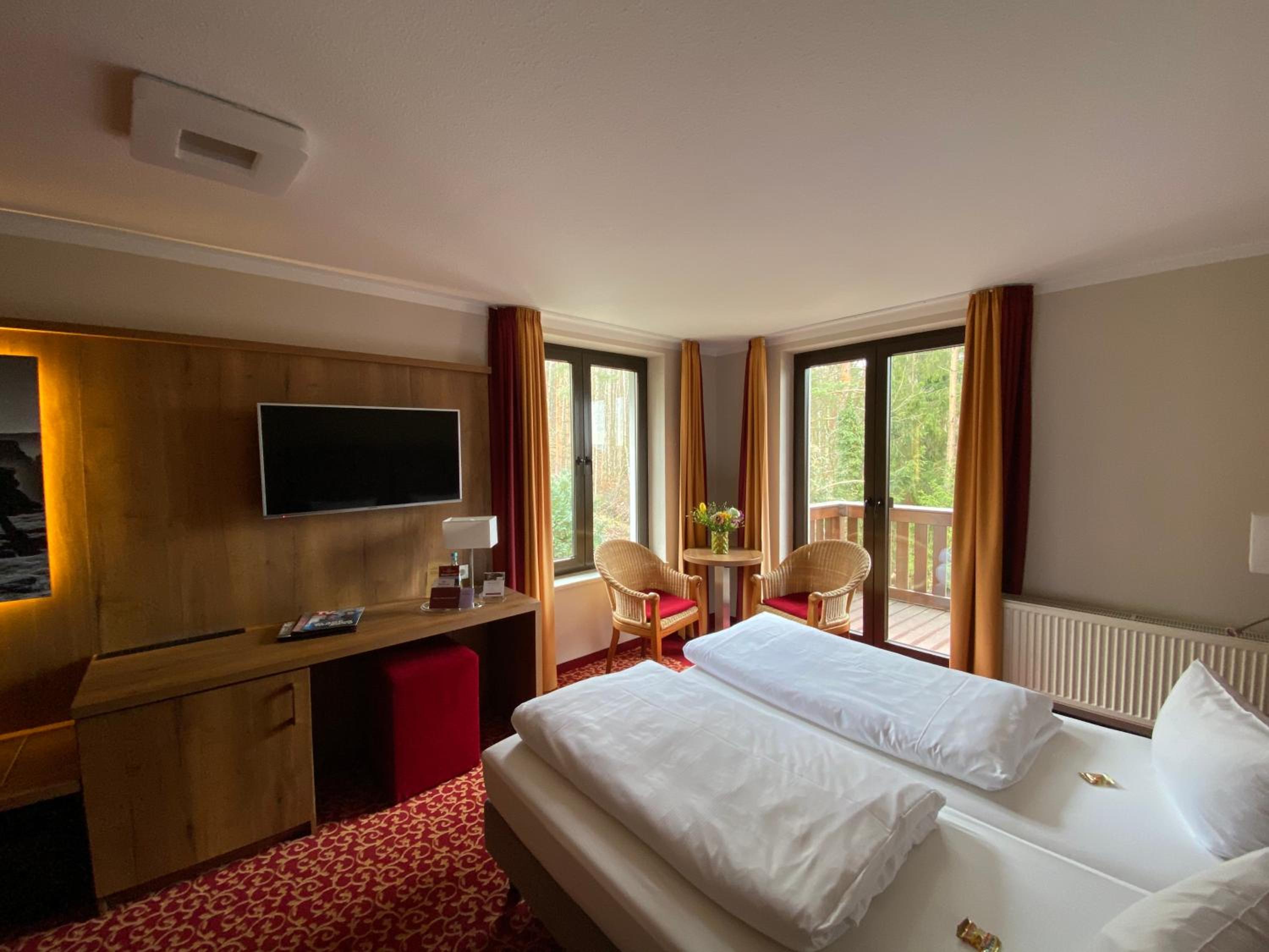 Double Room with Balcony - Photo 1