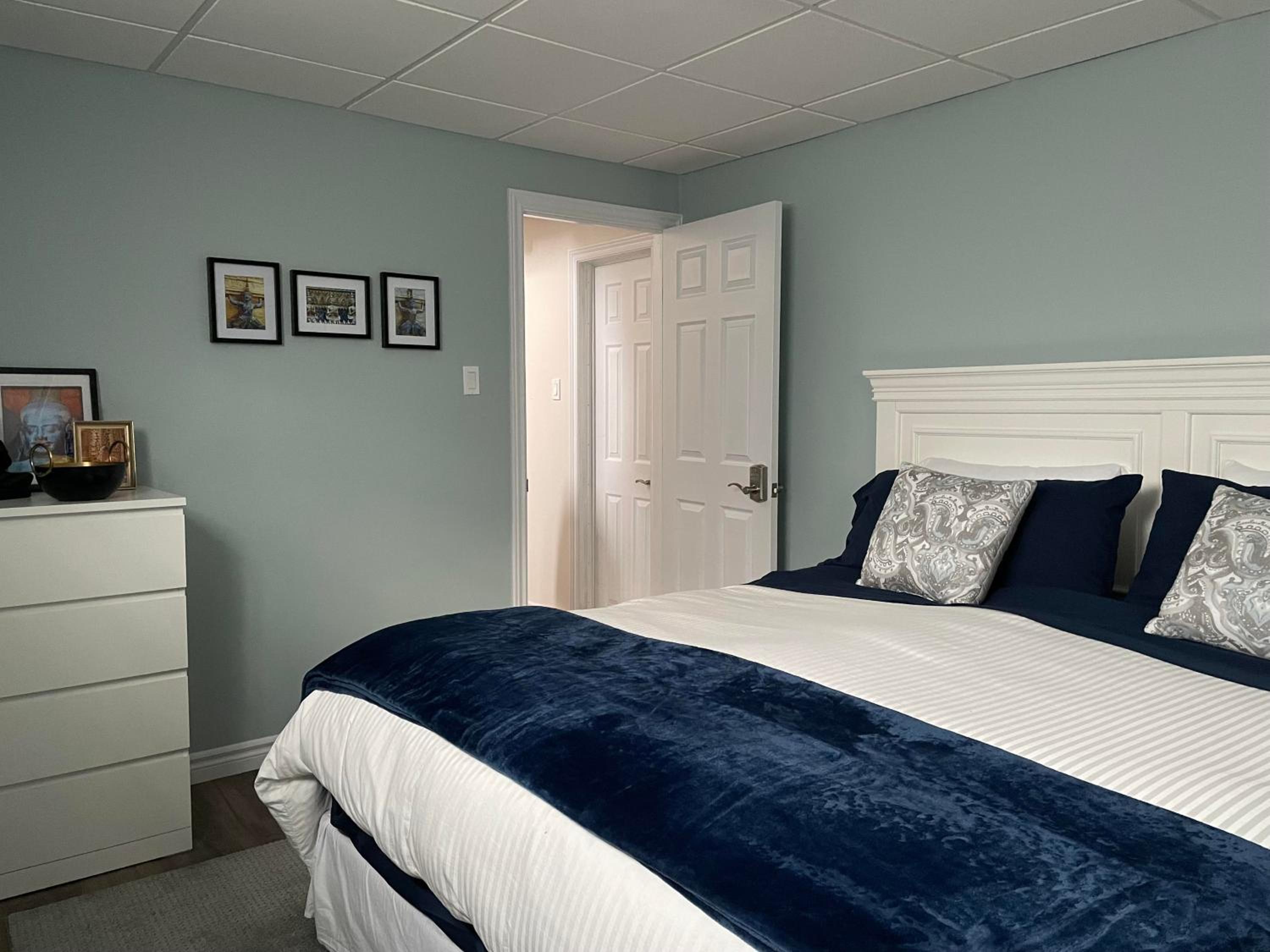 Deluxe King Suite