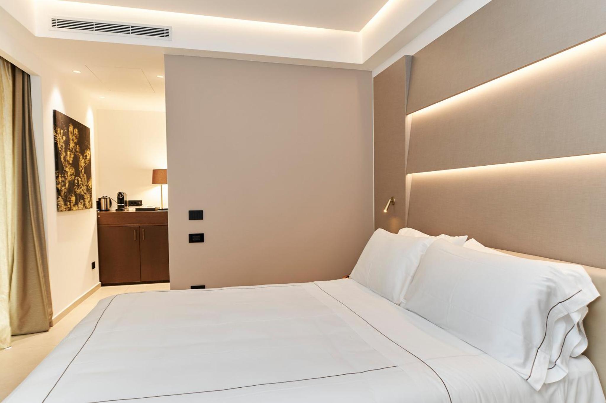 Standard Double Room - Photo 6