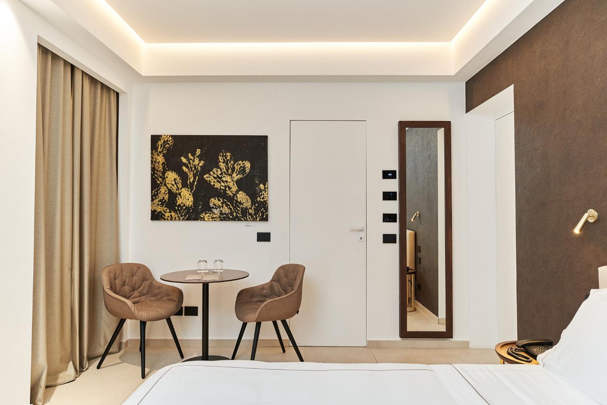 Standard Double Room - Photo 8