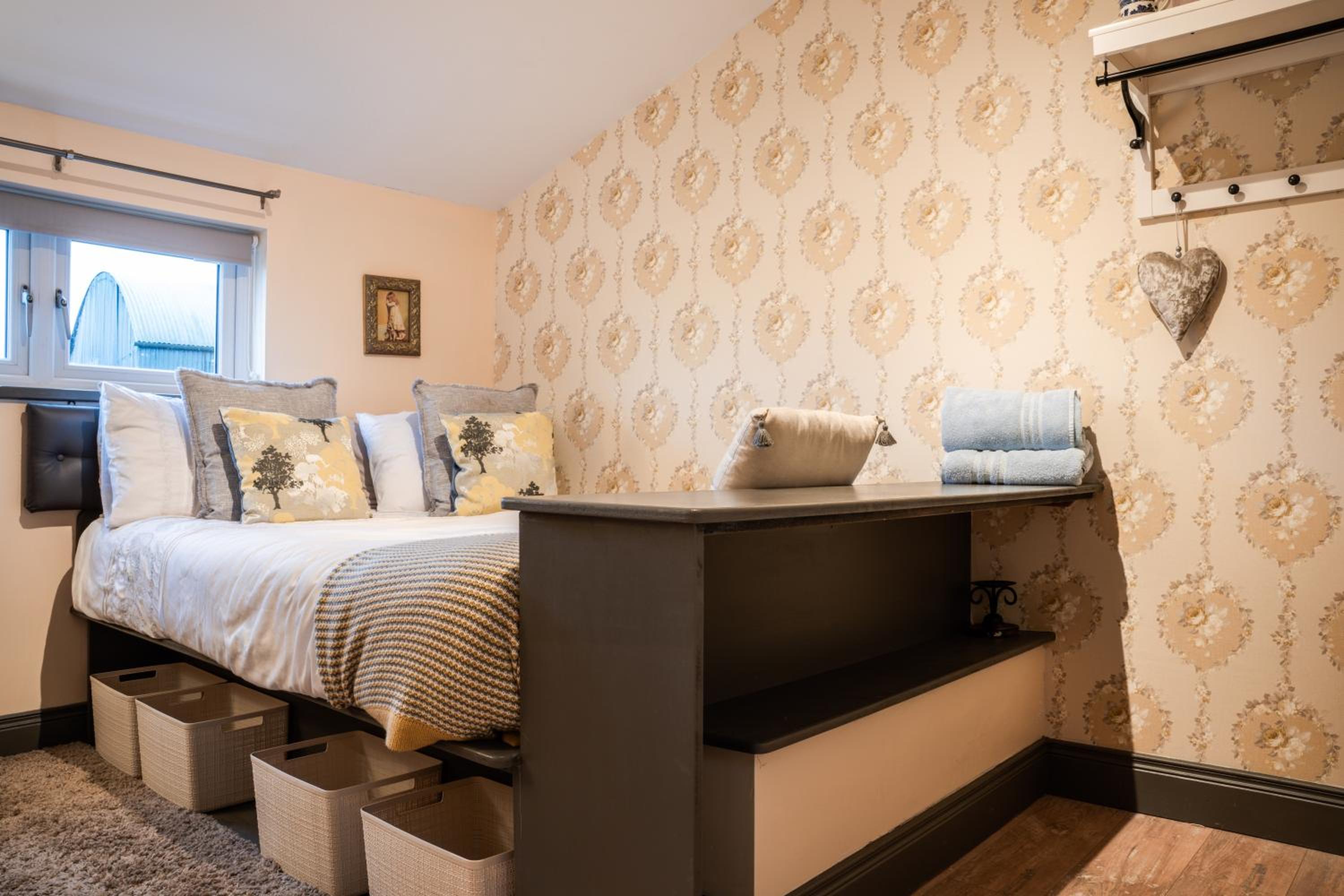 One-Bedroom Apartment - Photo 16