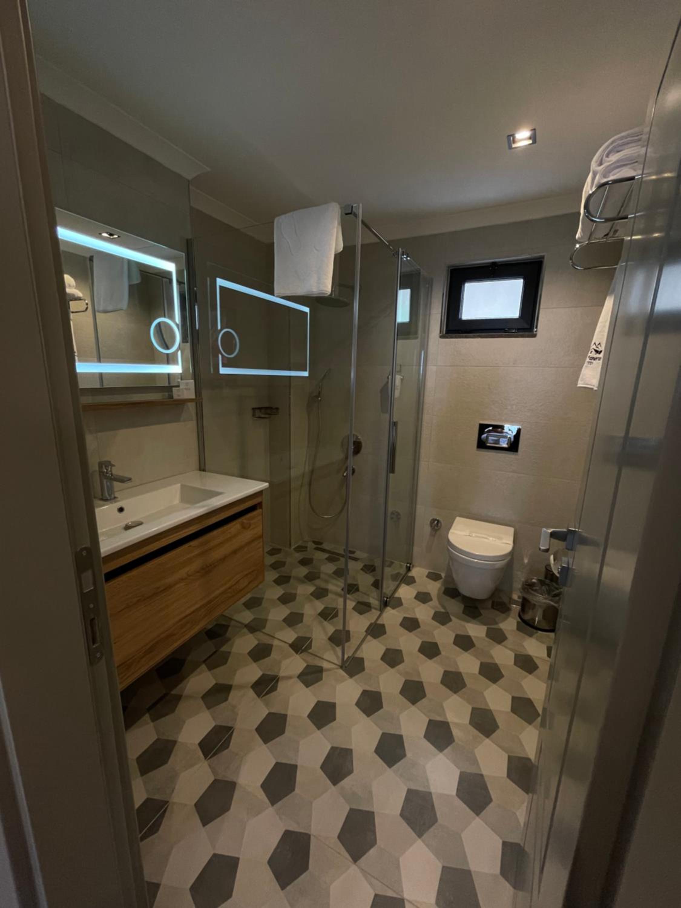 Standard Double Room - Photo 3