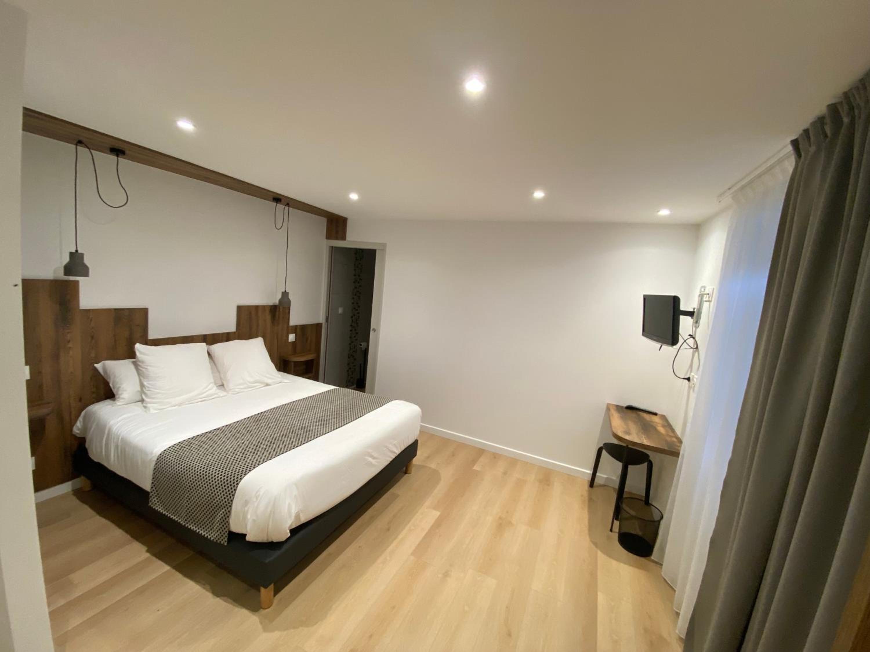 Deluxe Double Room - Photo 1