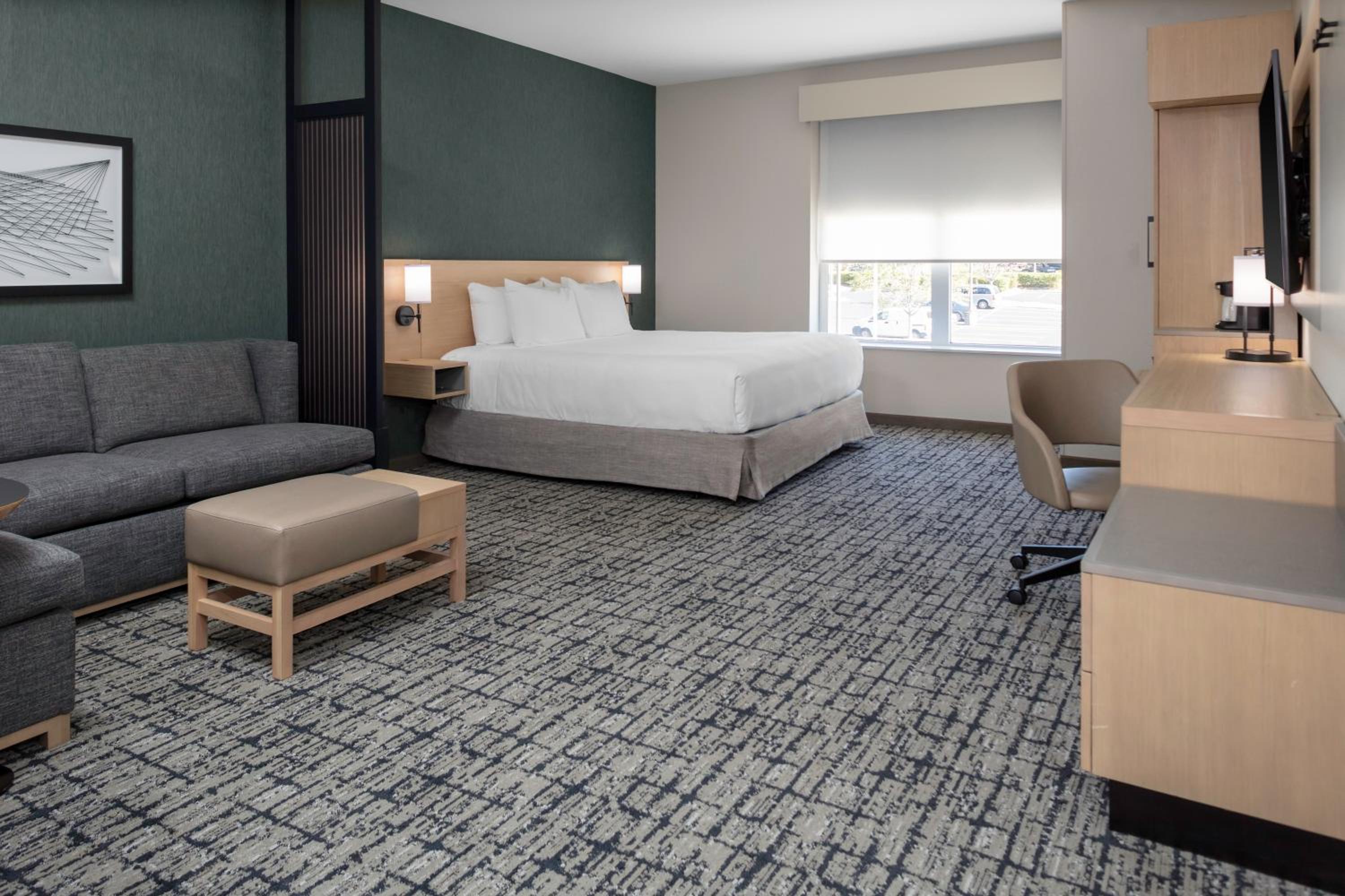 King Room with Sofa Bed and Accessible Tub - Disability Access - Photo 2