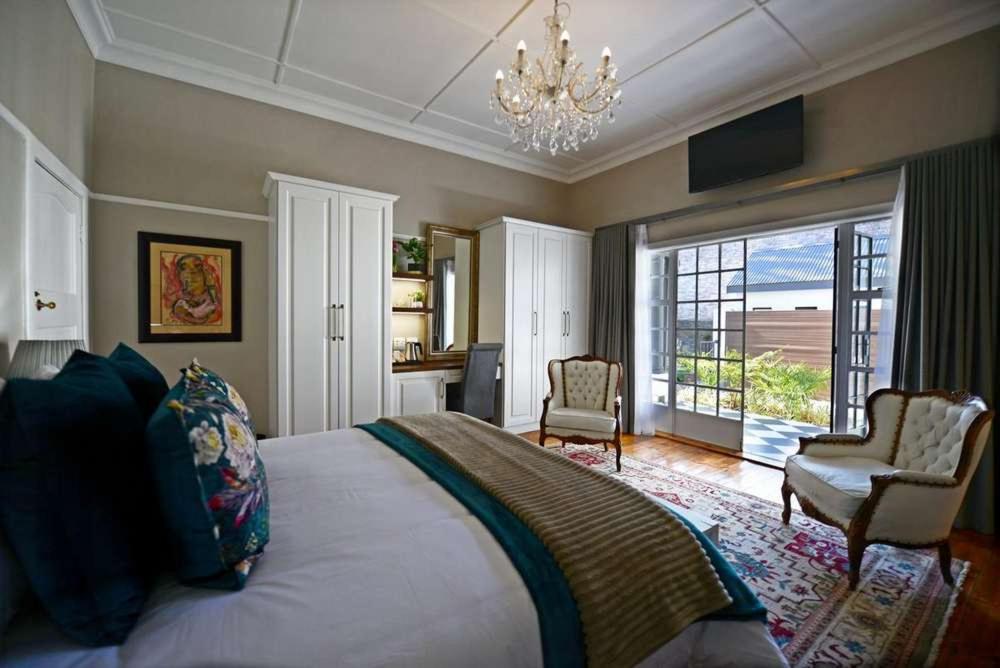 Deluxe Queen Room - Photo 2