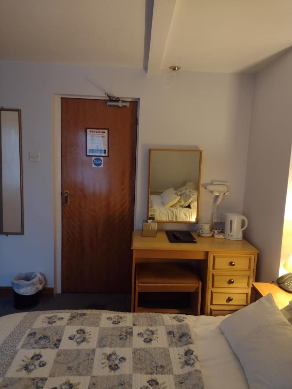 Deluxe Single Room photo 3