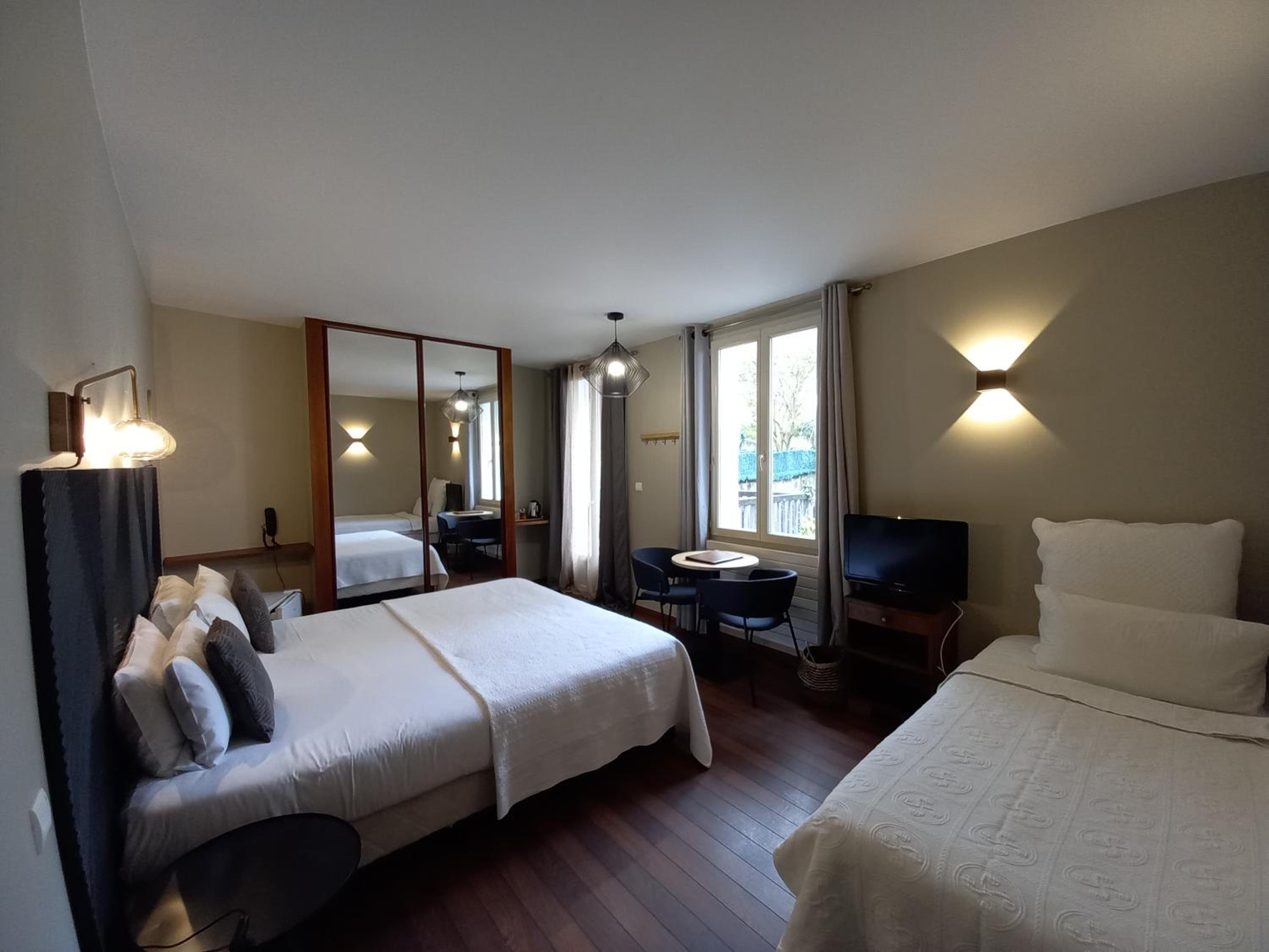 Suite with Terrace and Spa Bath photo 1