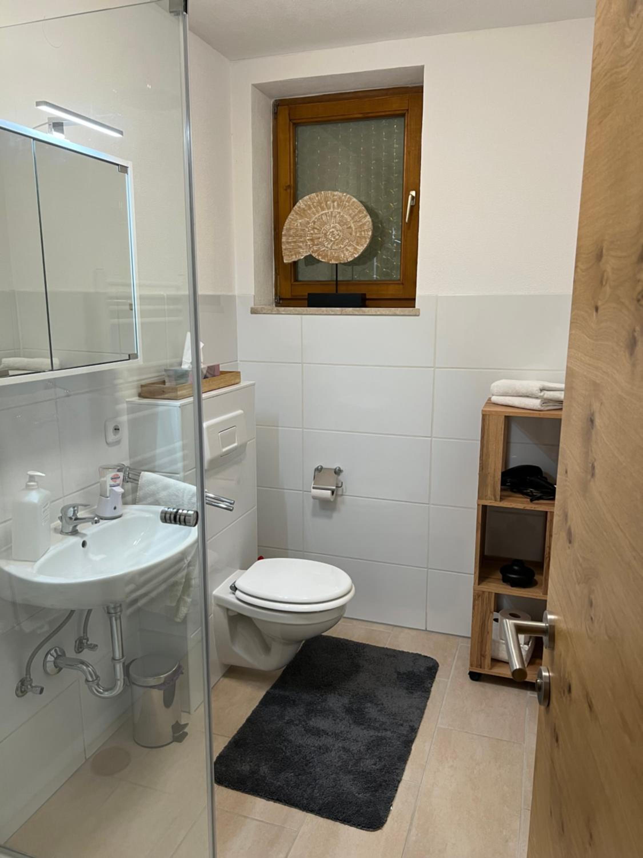 One-Bedroom Apartment - Photo 12