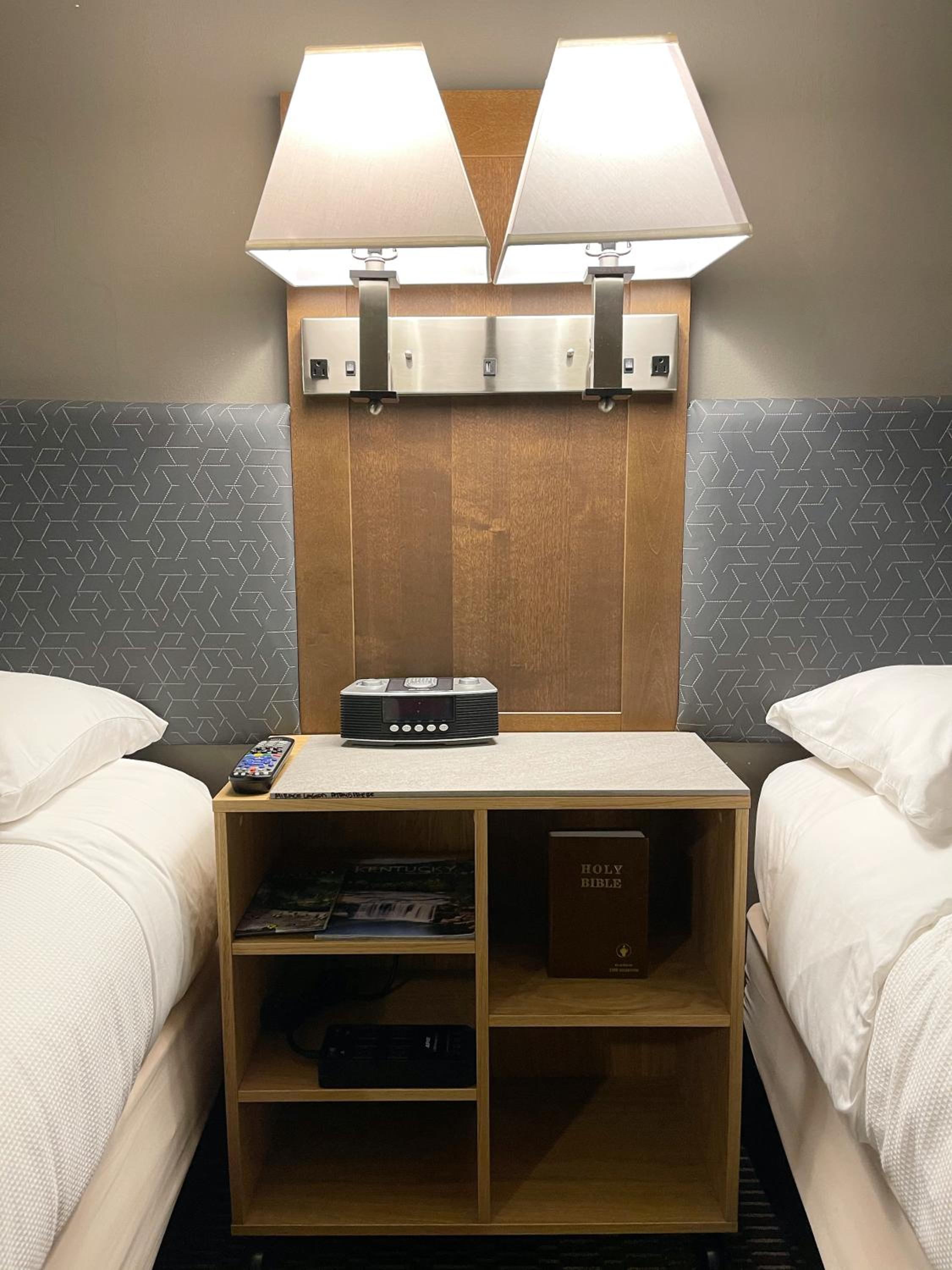 Deluxe Two Double Beds - Non-Smoking - Photo 21