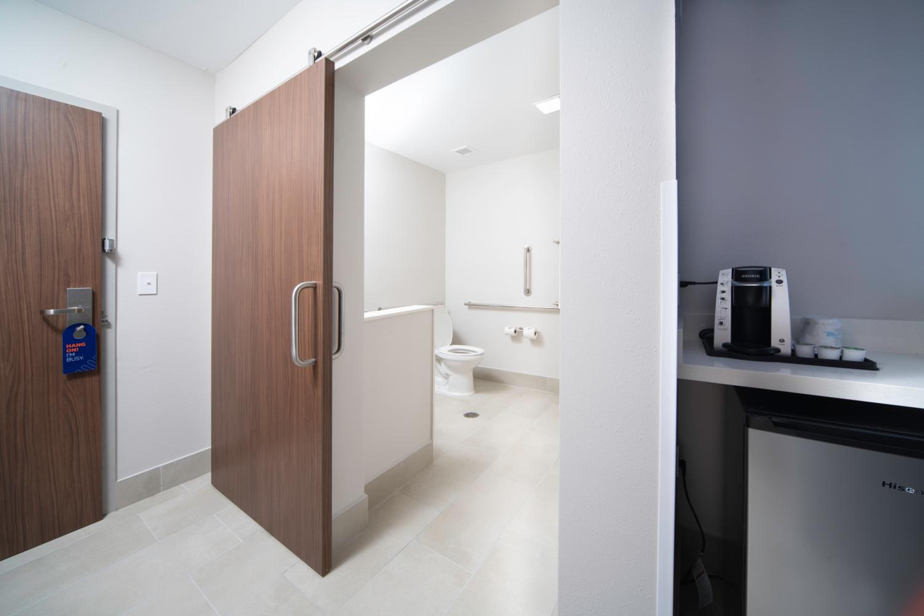 King Studio Suite - Mobility Access with Roll-in Shower - Photo 3
