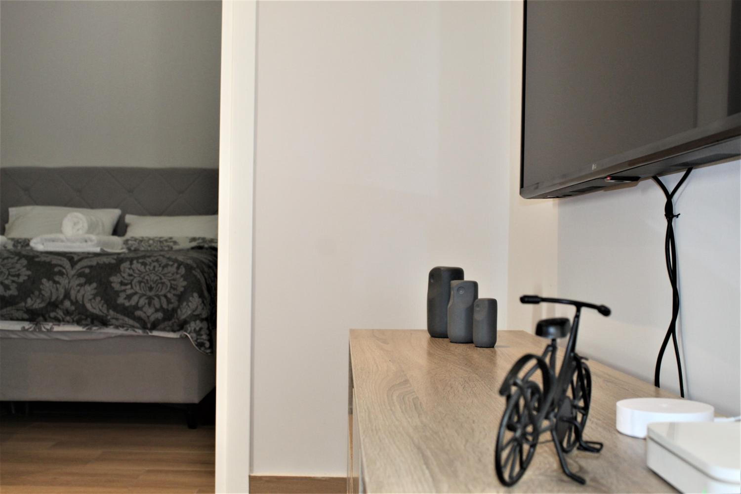 One-Bedroom Apartment - Photo 18