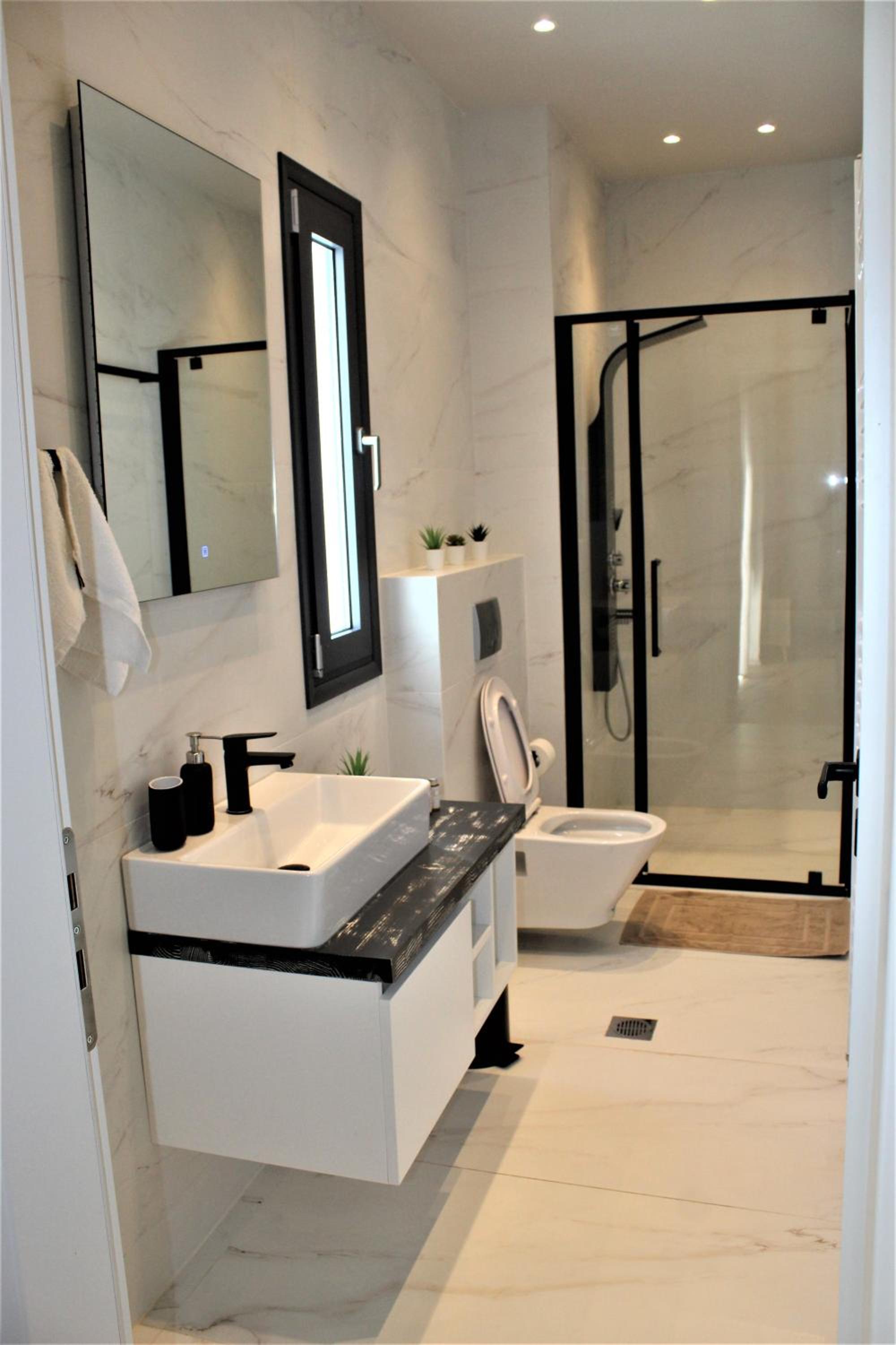 One-Bedroom Apartment - Photo 3