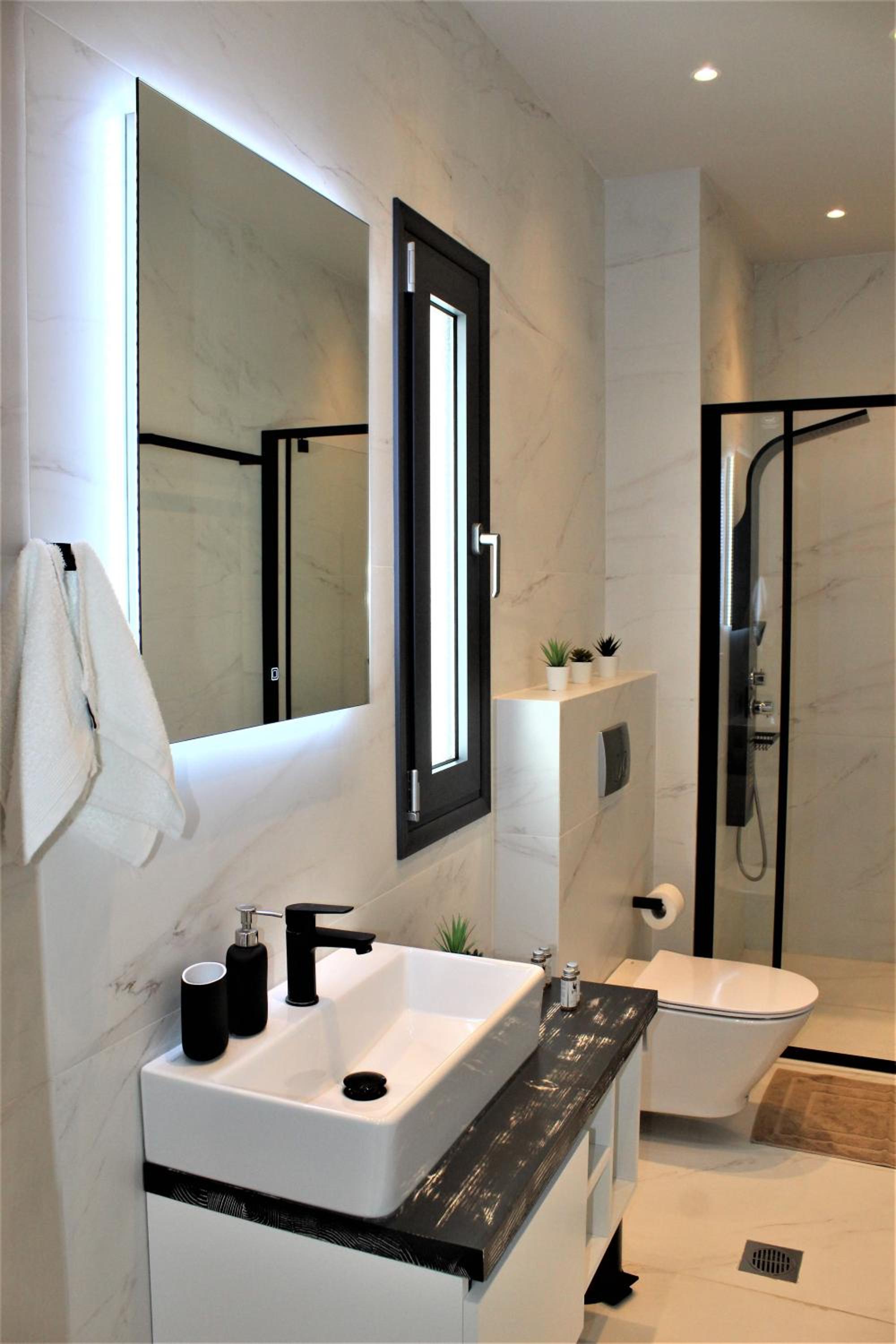 One-Bedroom Apartment - Photo 7