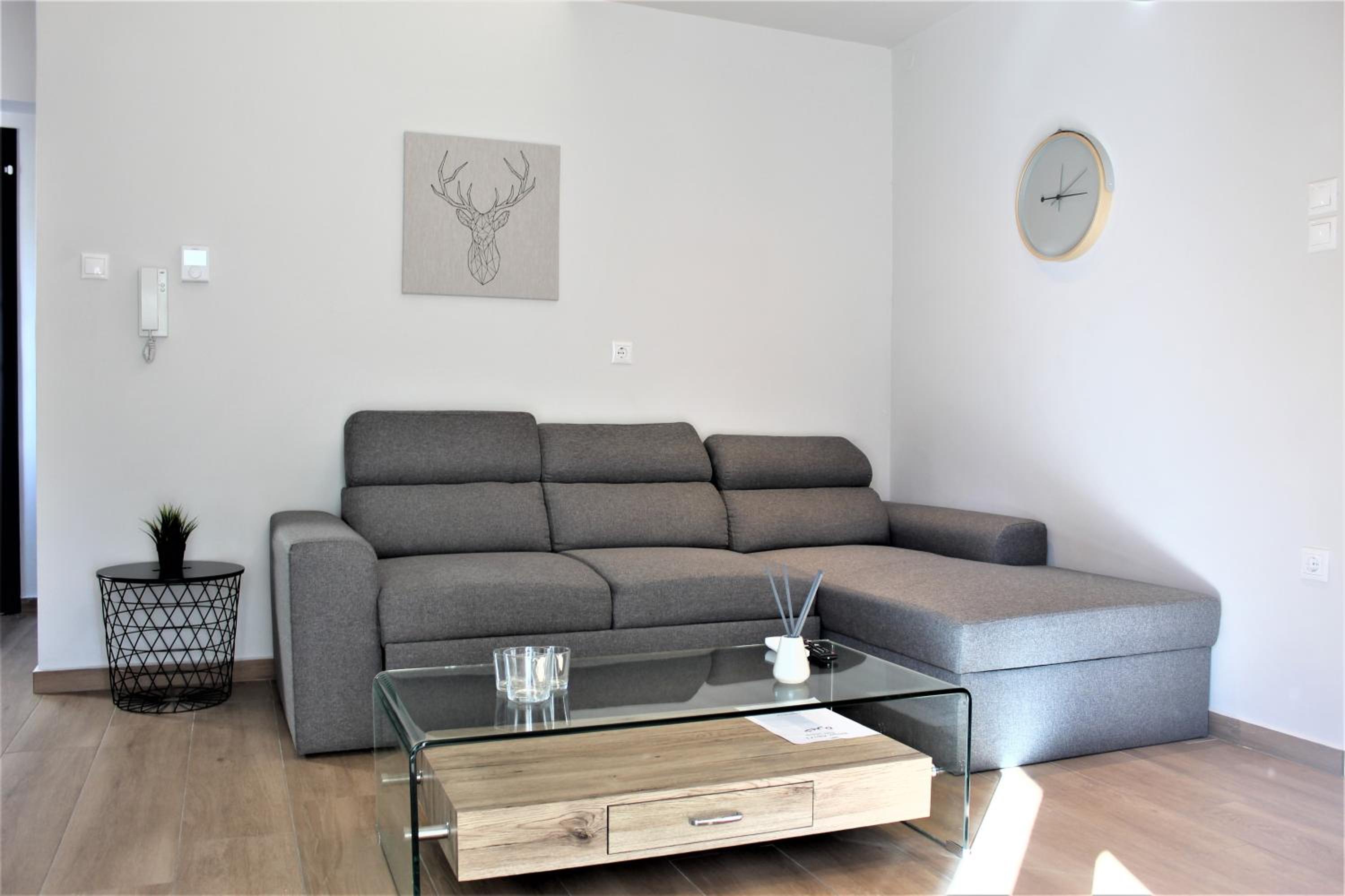 One-Bedroom Apartment - Photo 27