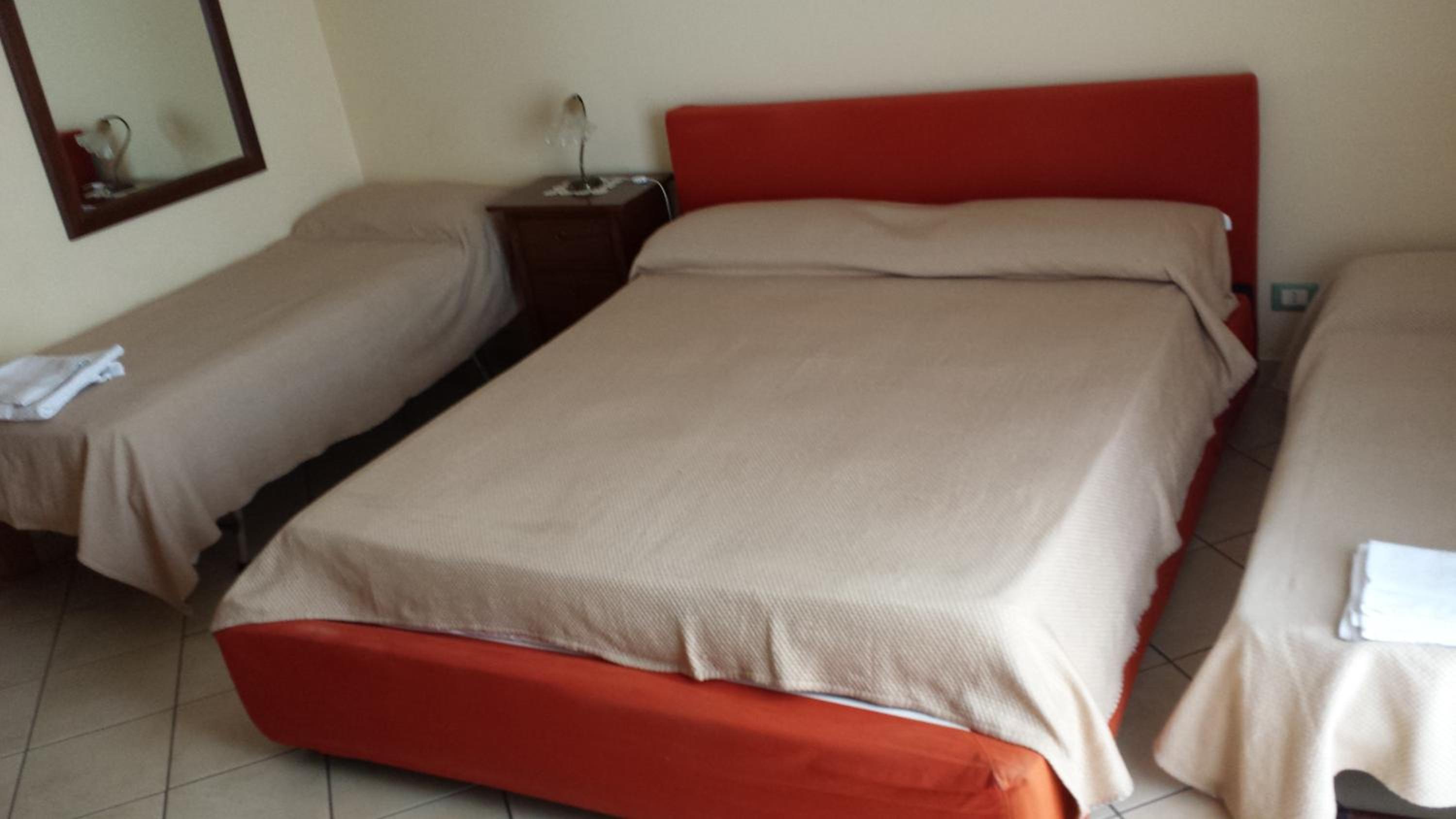Quadruple Room - Photo 2
