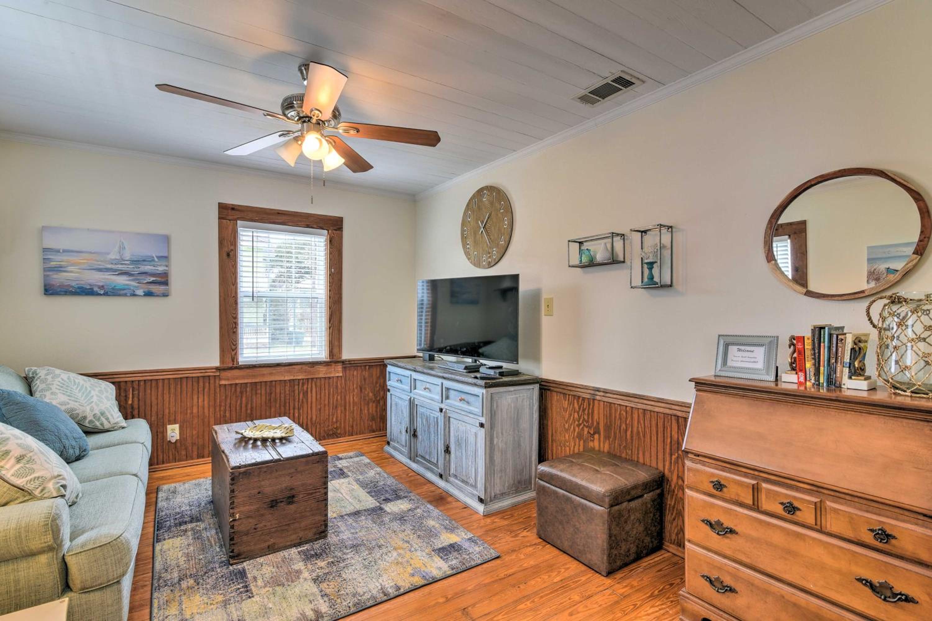 Three-Bedroom House photo 1