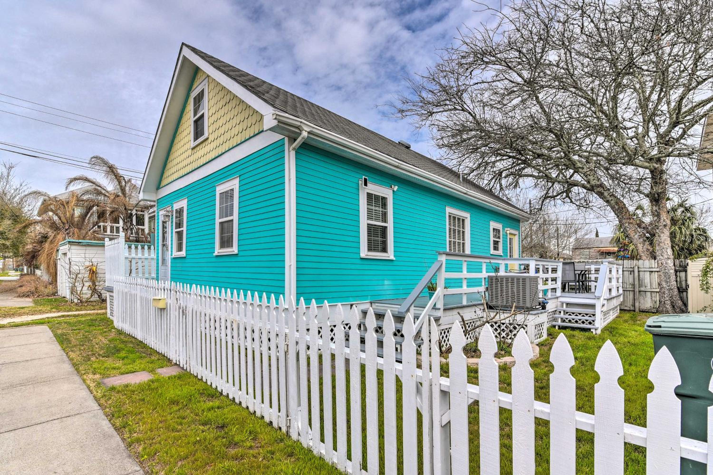Three-Bedroom House photo 2