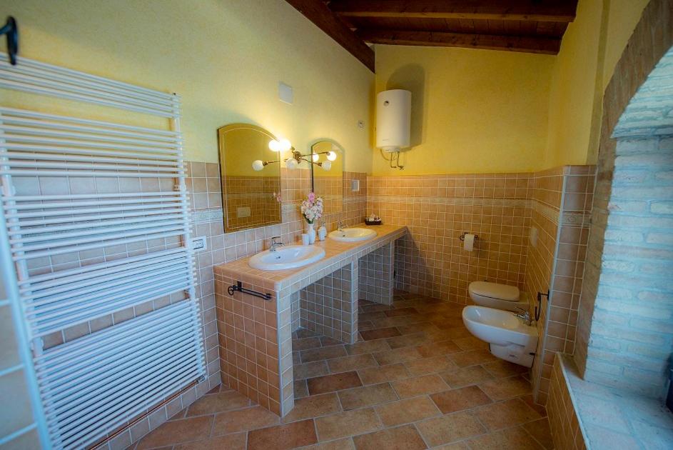 Quadruple Room with Private Bathroom photo 3