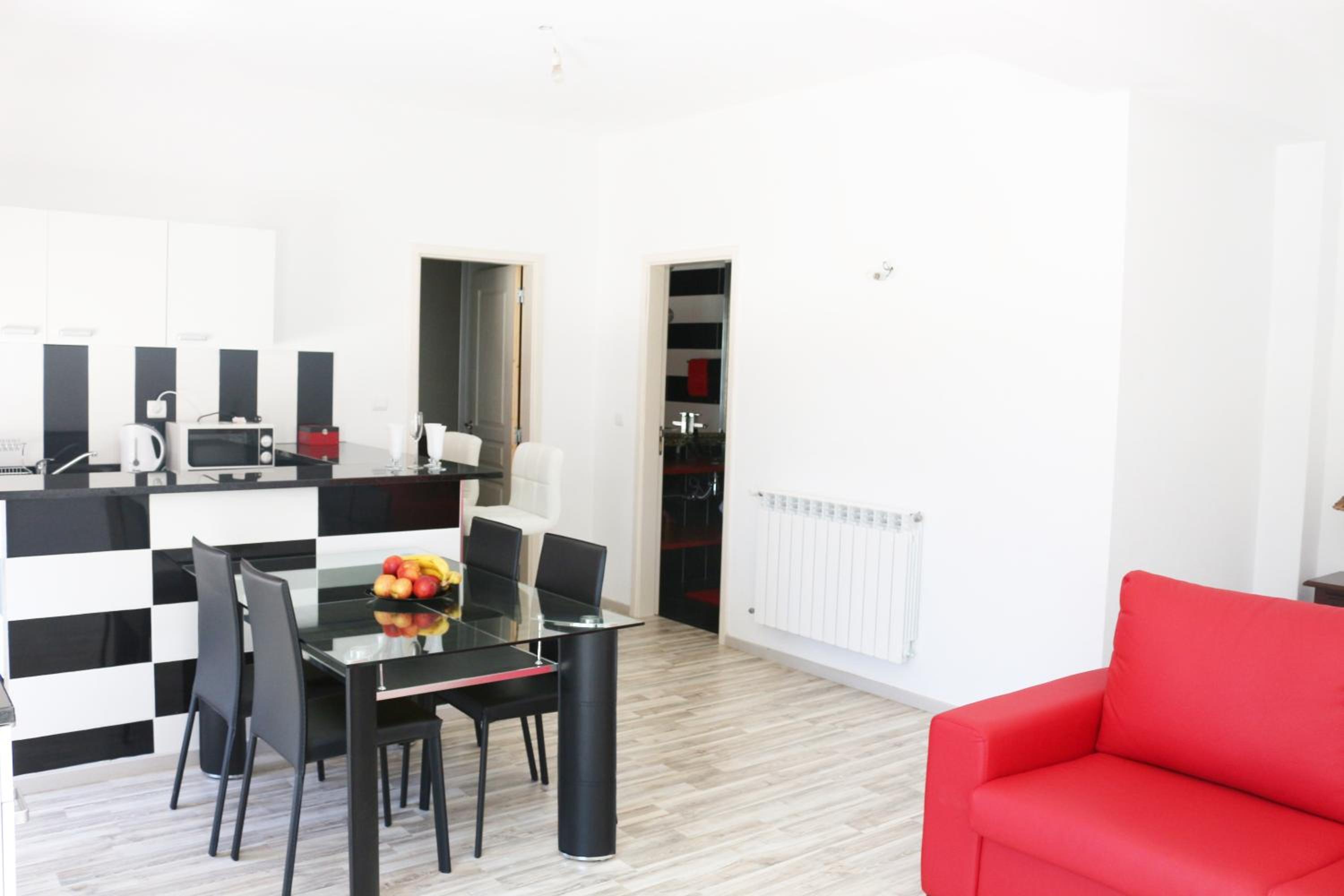 One-Bedroom Apartment - Photo 7