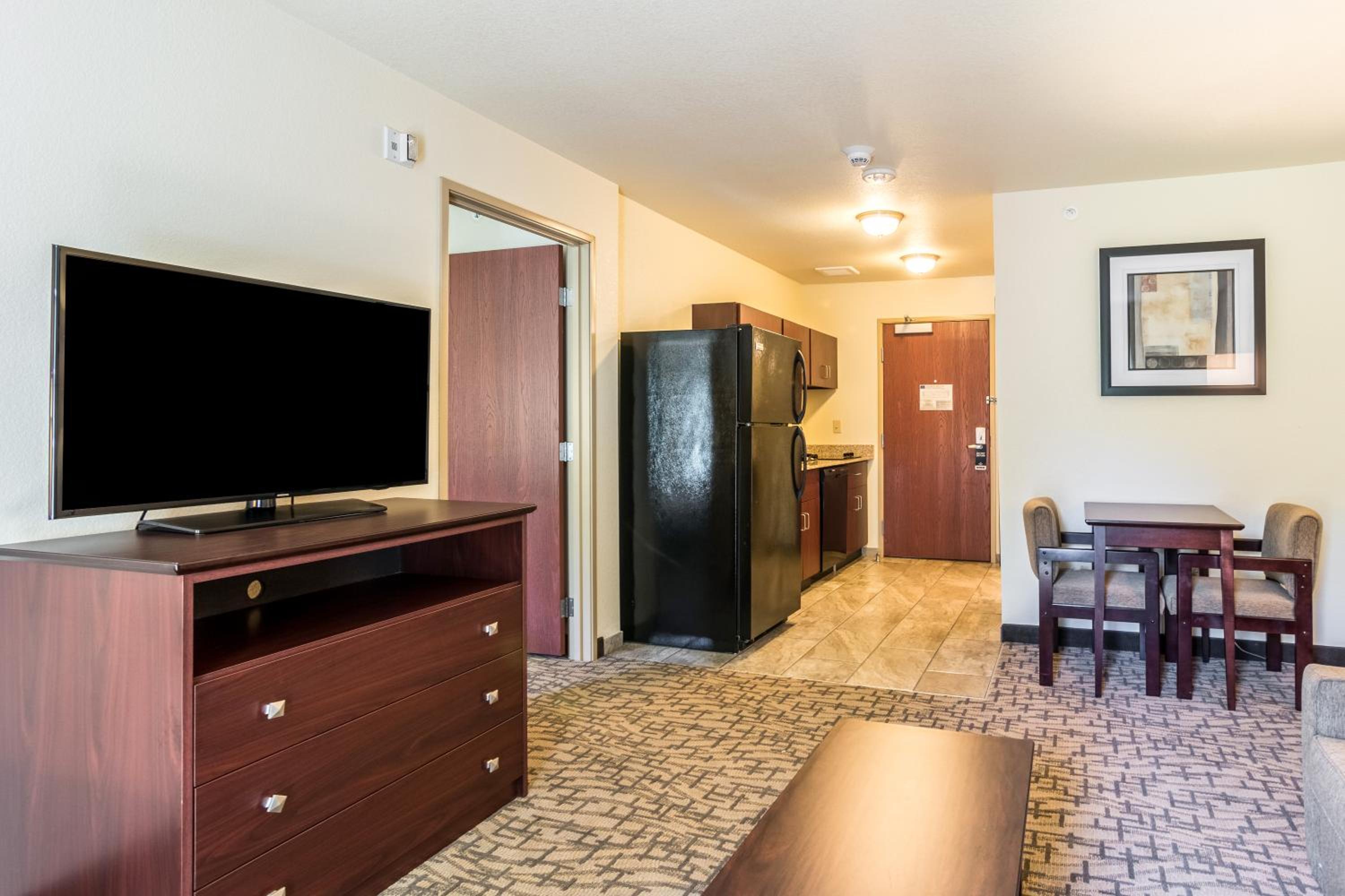 Deluxe King Suite