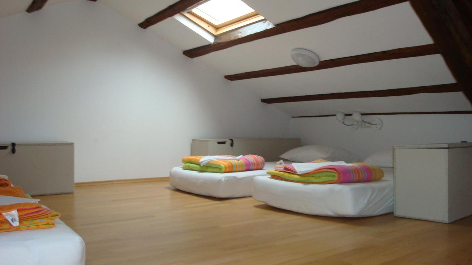 Bunk Bed in 5-Bed Mixed Dormitory Room - Attic