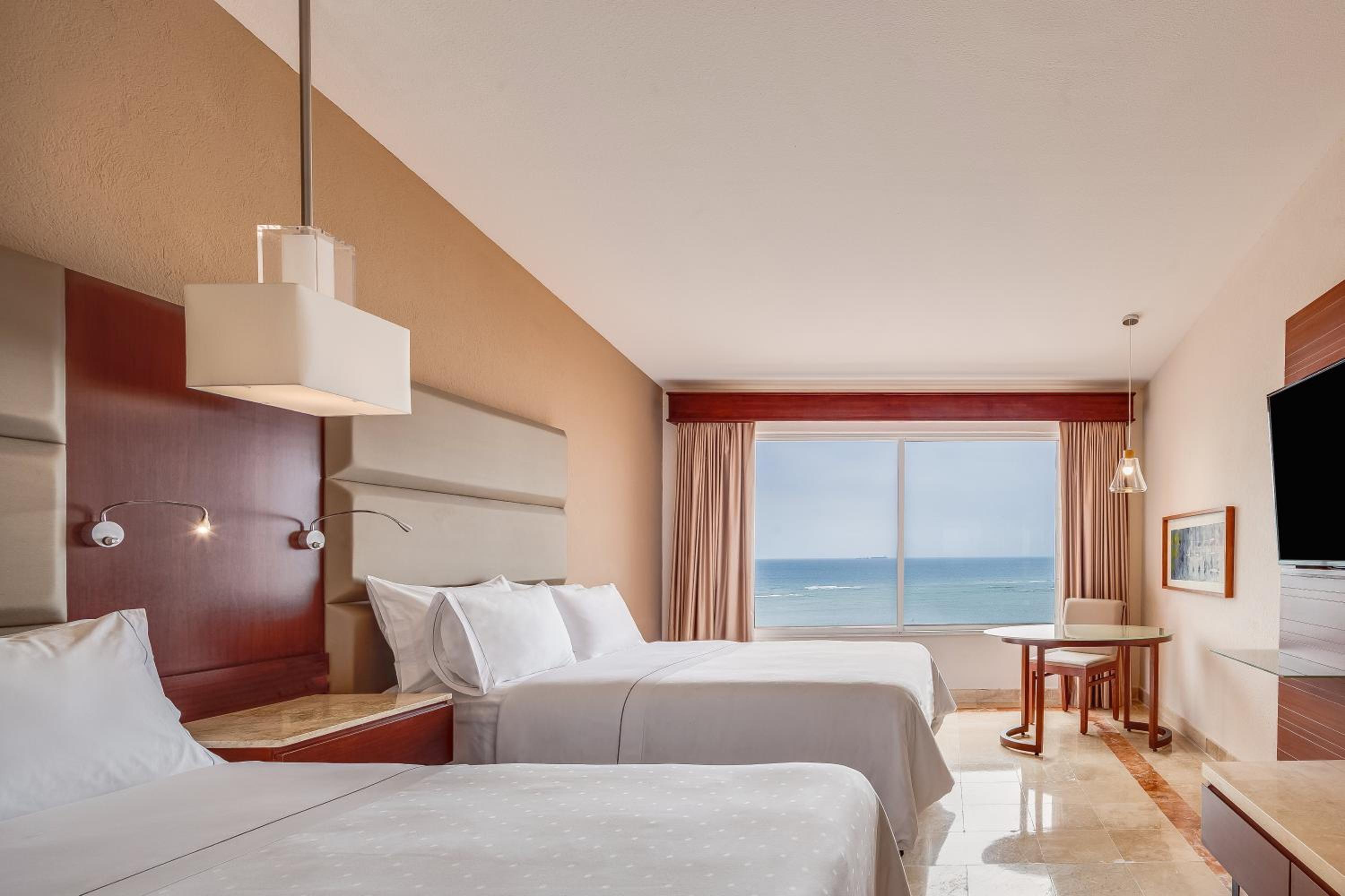 Club Double Room with Ocean View - Photo 2